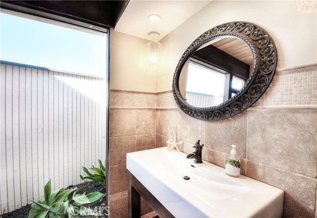 San Clemente, California, 92672, United States, 5 Bedrooms Bedrooms, ,4 BathroomsBathrooms,Residential,For Sale,1864350