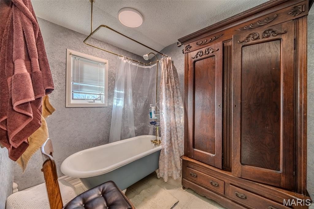 Lebanon, Missouri, 65536, United States, 3 Bedrooms Bedrooms, ,4 BathroomsBathrooms,Residential,For Sale,2017638