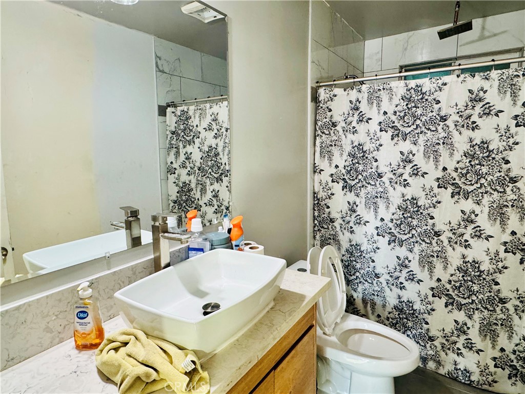Los Angeles, California, 90023, United States, 4 Bedrooms Bedrooms, ,3 BathroomsBathrooms,Residential,For Sale,2013063