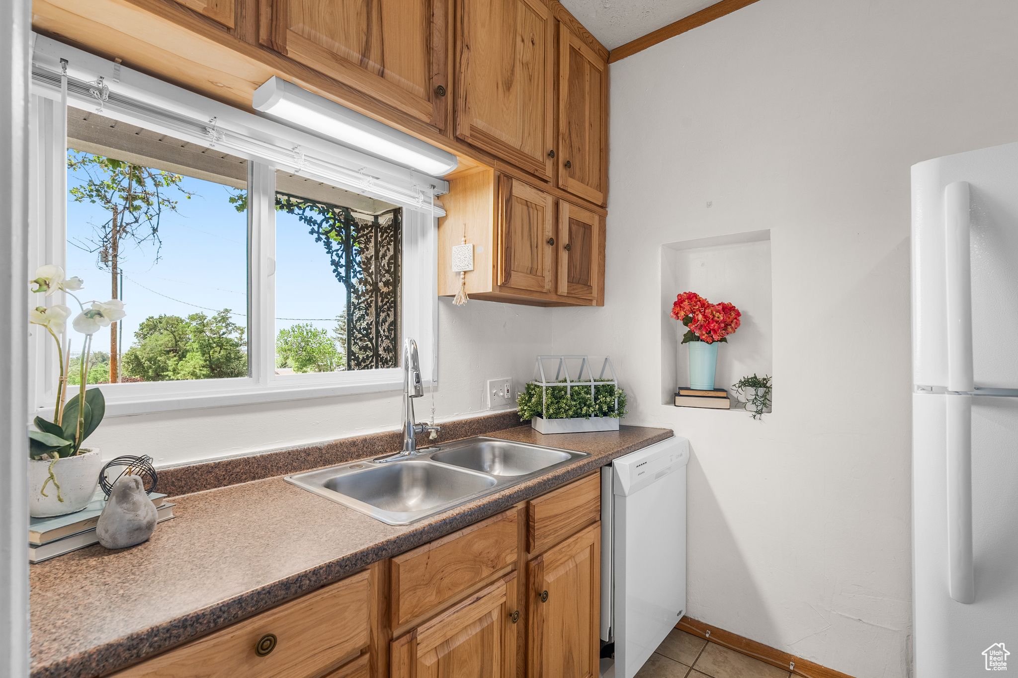 Farmington, Utah, 84025, United States, 4 Bedrooms Bedrooms, ,2 BathroomsBathrooms,Residential,For Sale,1866818