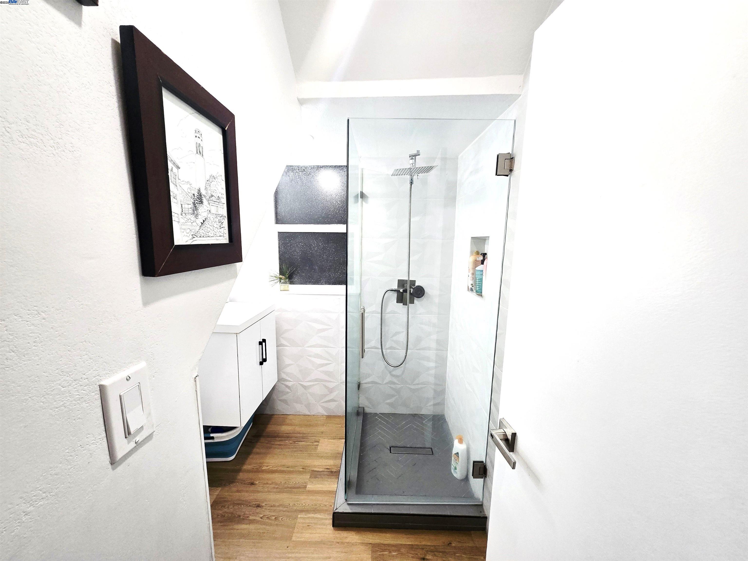 Oakland, California, 94603, United States, 3 Bedrooms Bedrooms, ,2 BathroomsBathrooms,Residential,For Sale,1991687