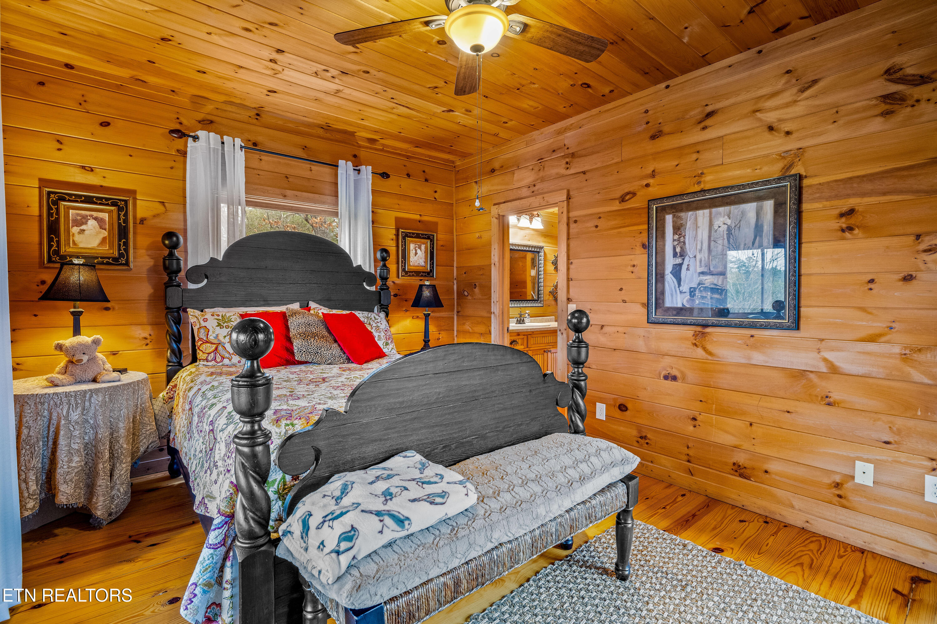Townsend, Tennessee, 37882, United States, 3 Bedrooms Bedrooms, ,3 BathroomsBathrooms,Residential,For Sale,1982274