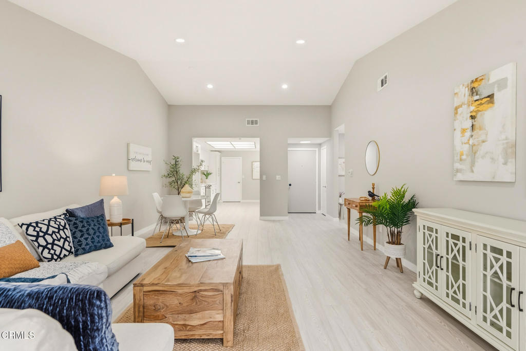 Camarillo, California, 93012, United States, 2 Bedrooms Bedrooms, ,2 BathroomsBathrooms,Residential,For Sale,2013759