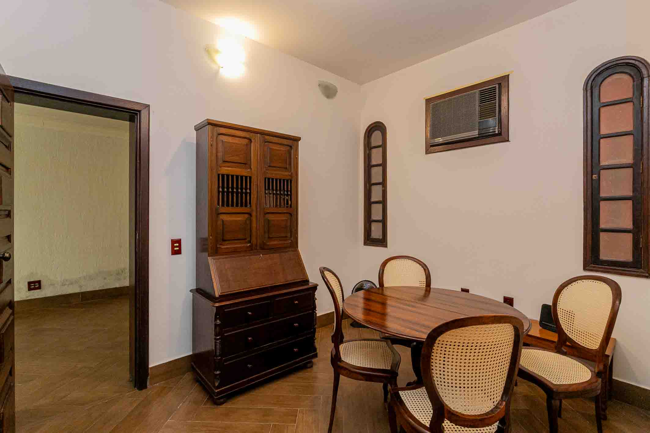  Residence on a quiet street with expansion potential - 物件實景