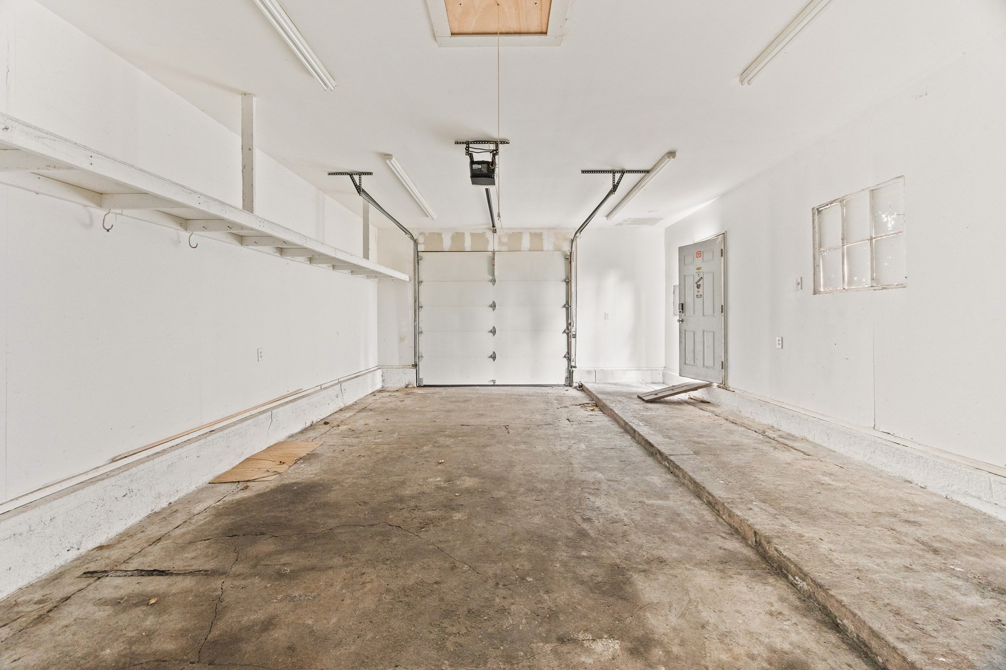 Taunton, Massachusetts, 02780, United States, 4 Bedrooms Bedrooms, ,2 BathroomsBathrooms,Residential,For Sale,2007506