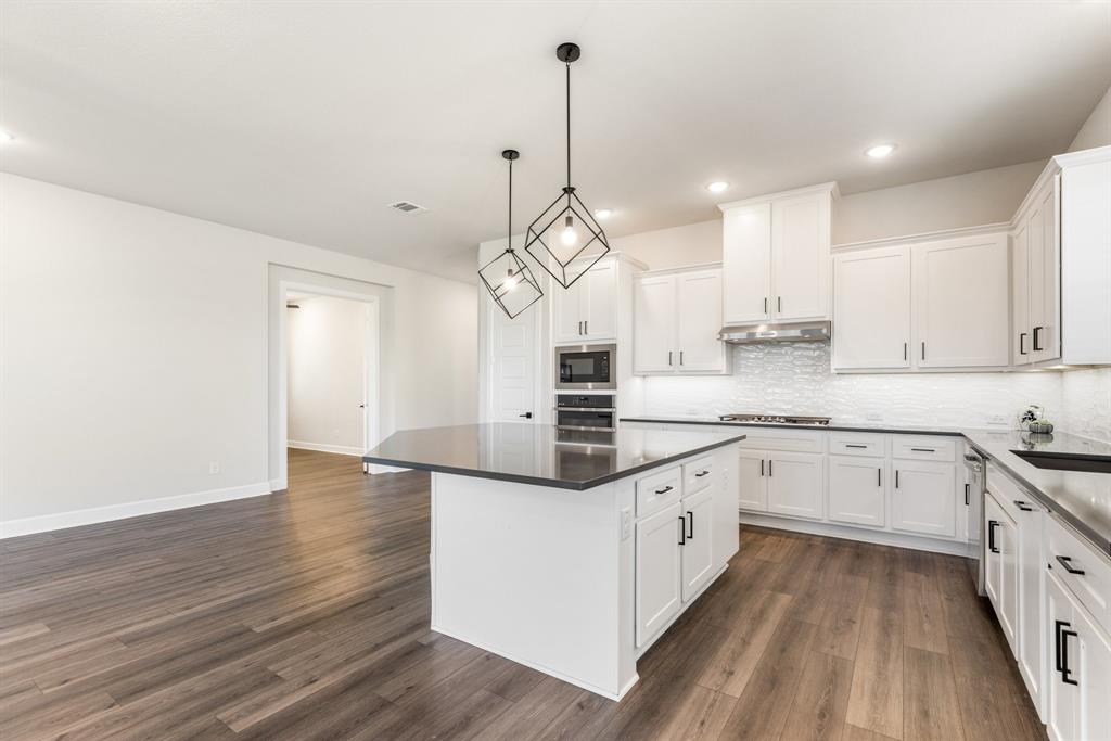 Mansfield, Texas, 76063, United States, 3 Bedrooms Bedrooms, ,2 BathroomsBathrooms,Residential,For Sale,1883184