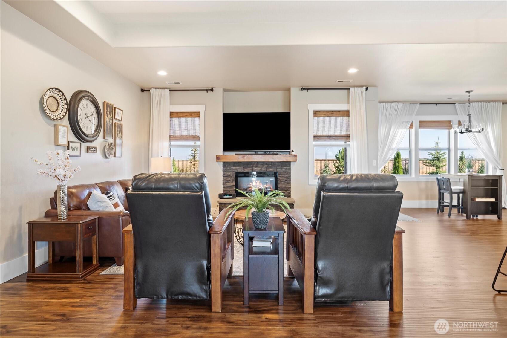 Moses Lake, Washington, 98837, United States, 3 Bedrooms Bedrooms, ,2 BathroomsBathrooms,Residential,For Sale,2002920