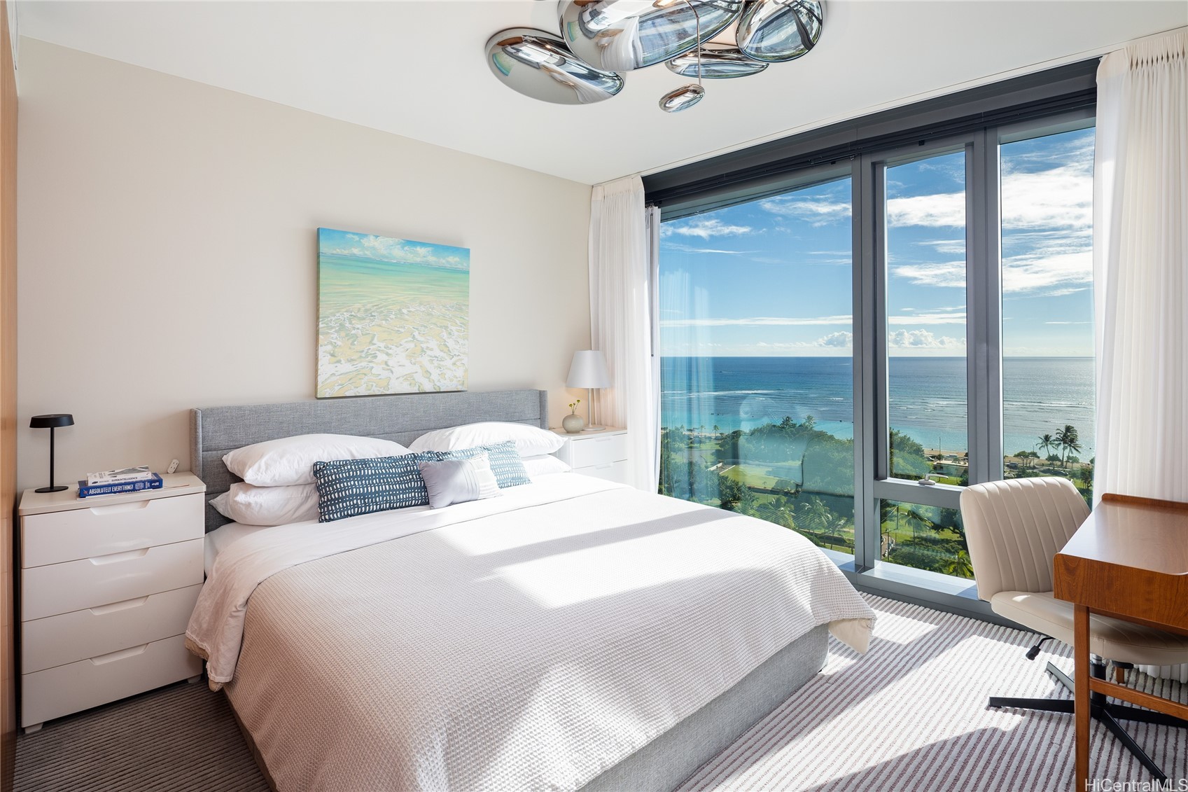 Honolulu, Hawaii, 96814, United States, 3 Bedrooms Bedrooms, ,3 BathroomsBathrooms,Residential,For Sale,2003362