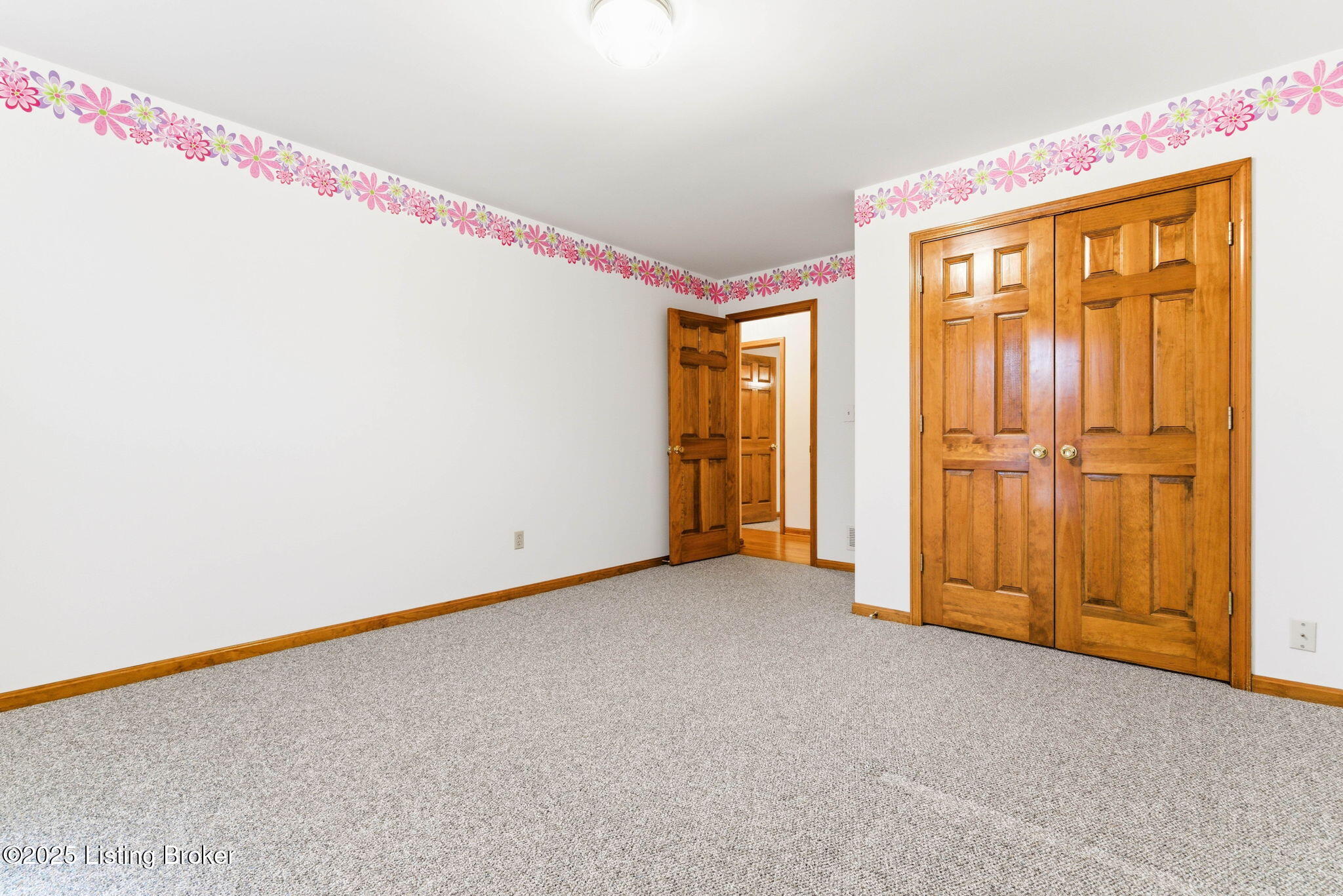 Prospect, Kentucky, 40059, United States, 3 Bedrooms Bedrooms, ,3 BathroomsBathrooms,Residential,For Sale,1996132