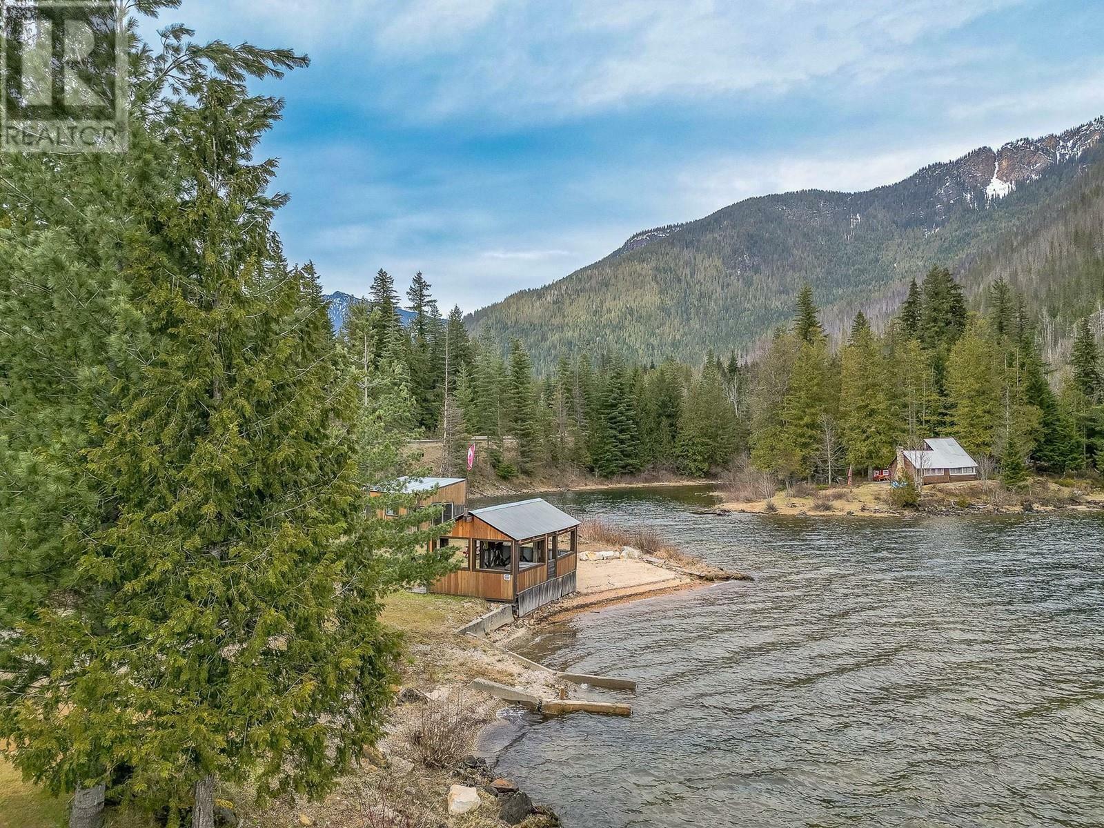 REVELSTOKE, British Columbia, V0E 2S0, CA, 4 Bedrooms Bedrooms, ,2 BathroomsBathrooms,Residential,For Sale,1838033