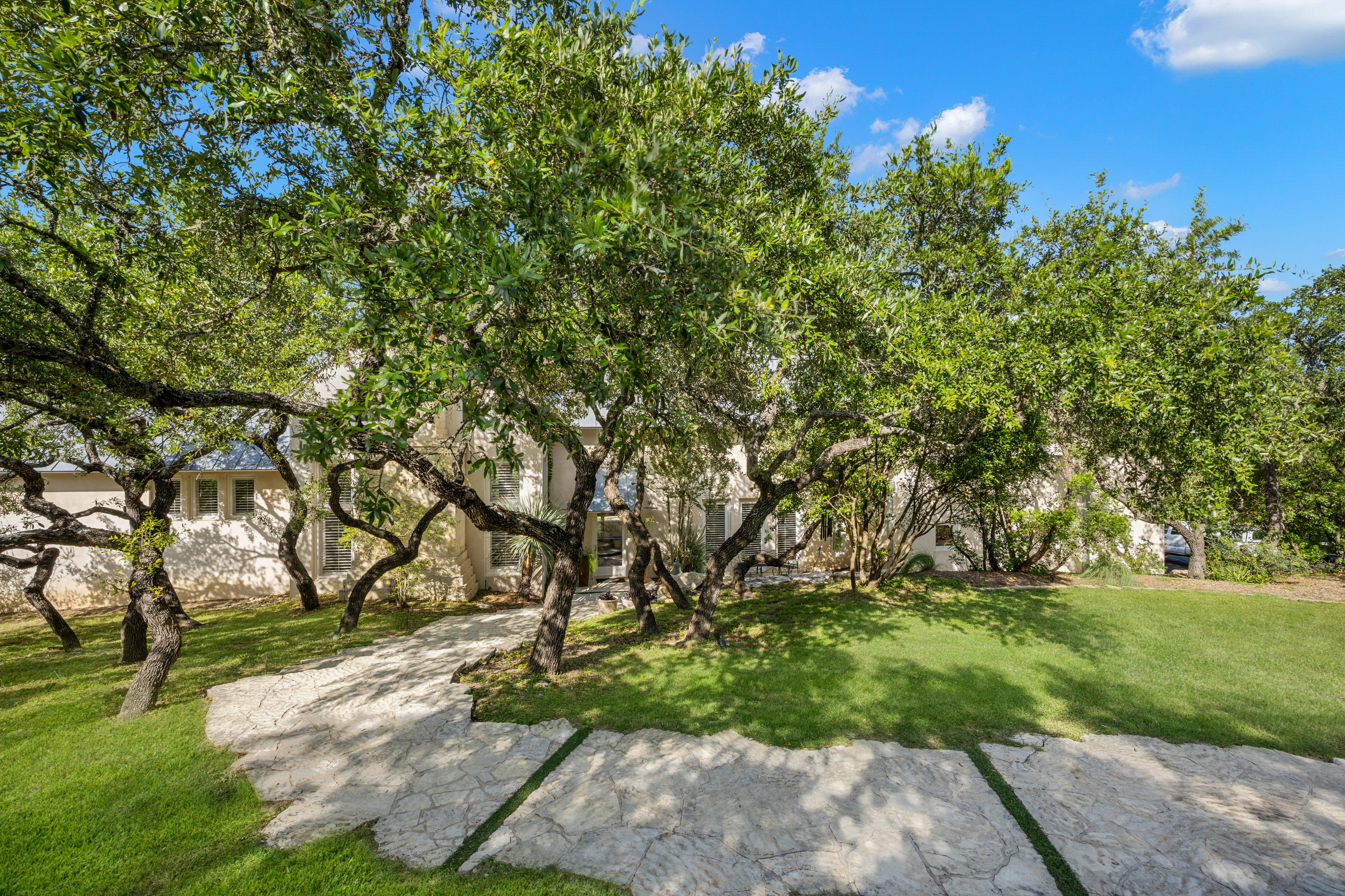  Hill Country Estate with Privacy and Presence - 物件實景