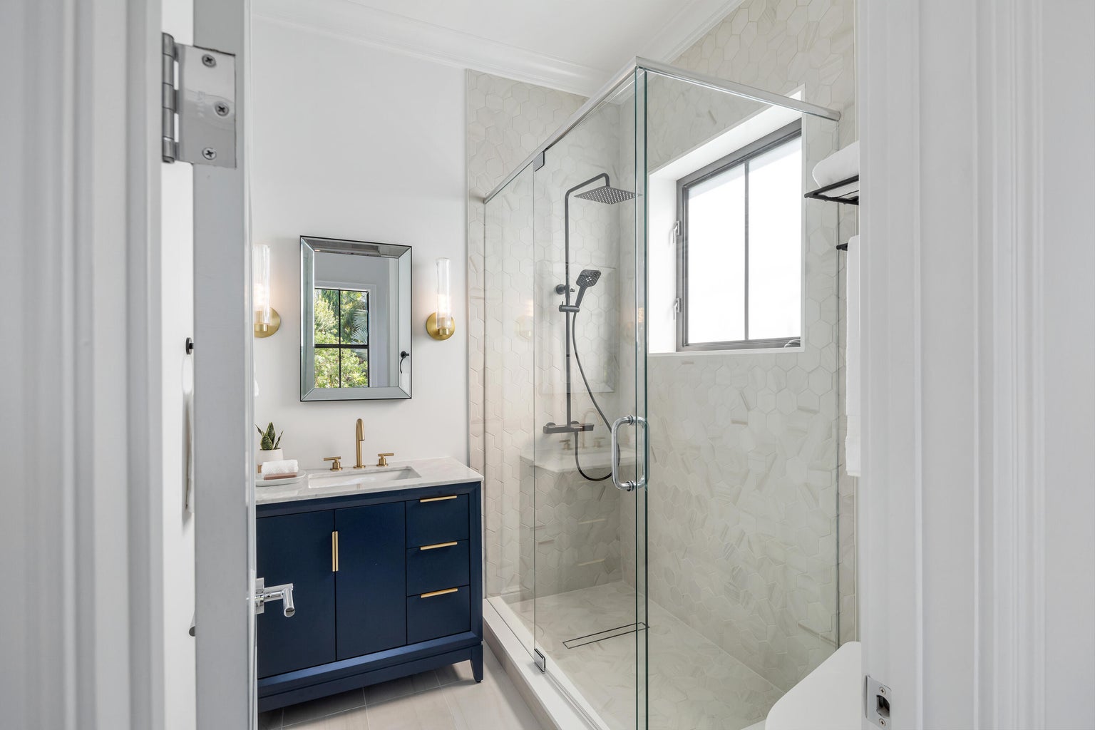 1235 Washington St, Key West, Florida, 33040, United States, 4 Bedrooms Bedrooms, ,4 BathroomsBathrooms,Residential,For Sale,1235 Washington St,1381208