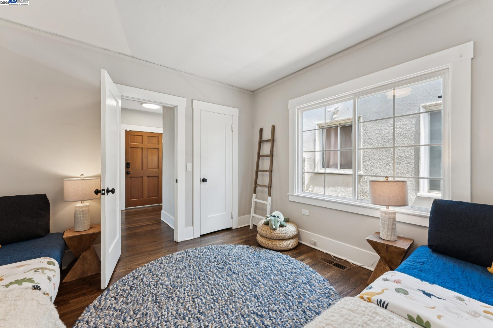 Oakland, California, 94605, United States, 2 Bedrooms Bedrooms, ,1 BathroomBathrooms,Residential,For Sale,1901518
