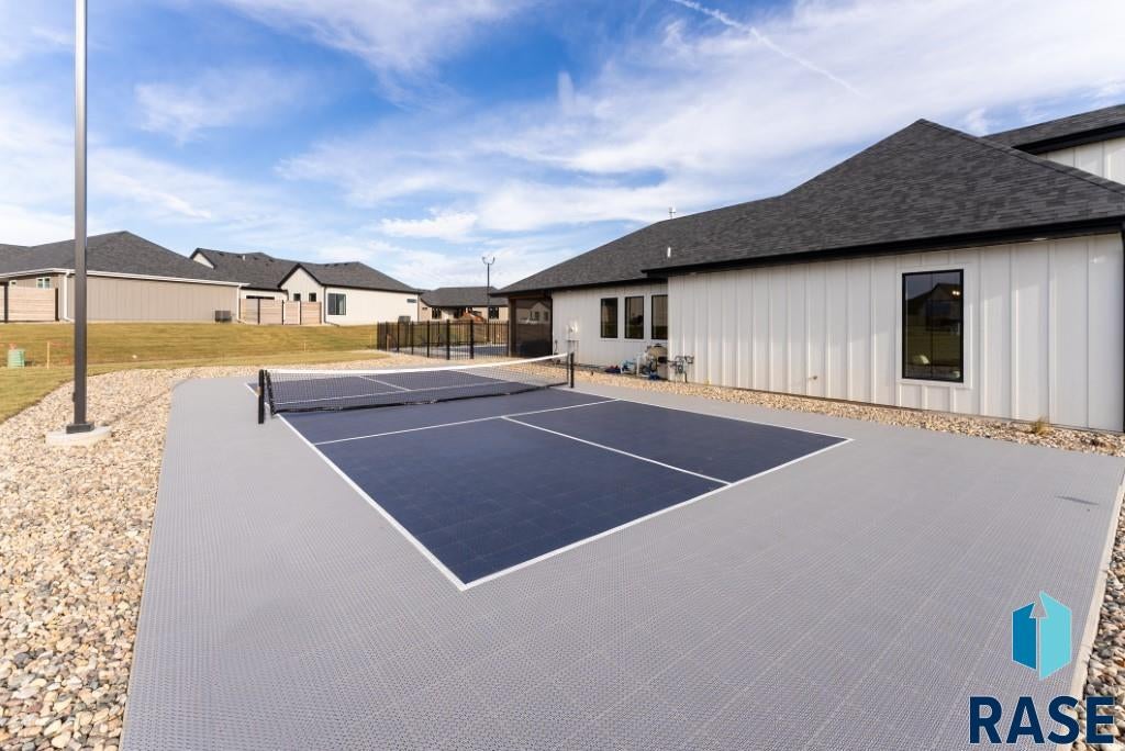 Sioux Falls, South Dakota, 57110, United States, 4 Bedrooms Bedrooms, ,3 BathroomsBathrooms,Residential,For Sale,2005284