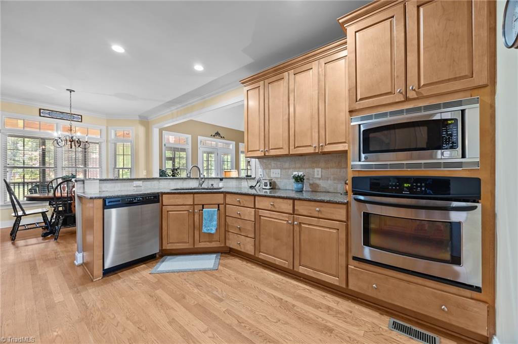 Kernersville, North Carolina, 27284, United States, 4 Bedrooms Bedrooms, ,3 BathroomsBathrooms,Residential,For Sale,1890239