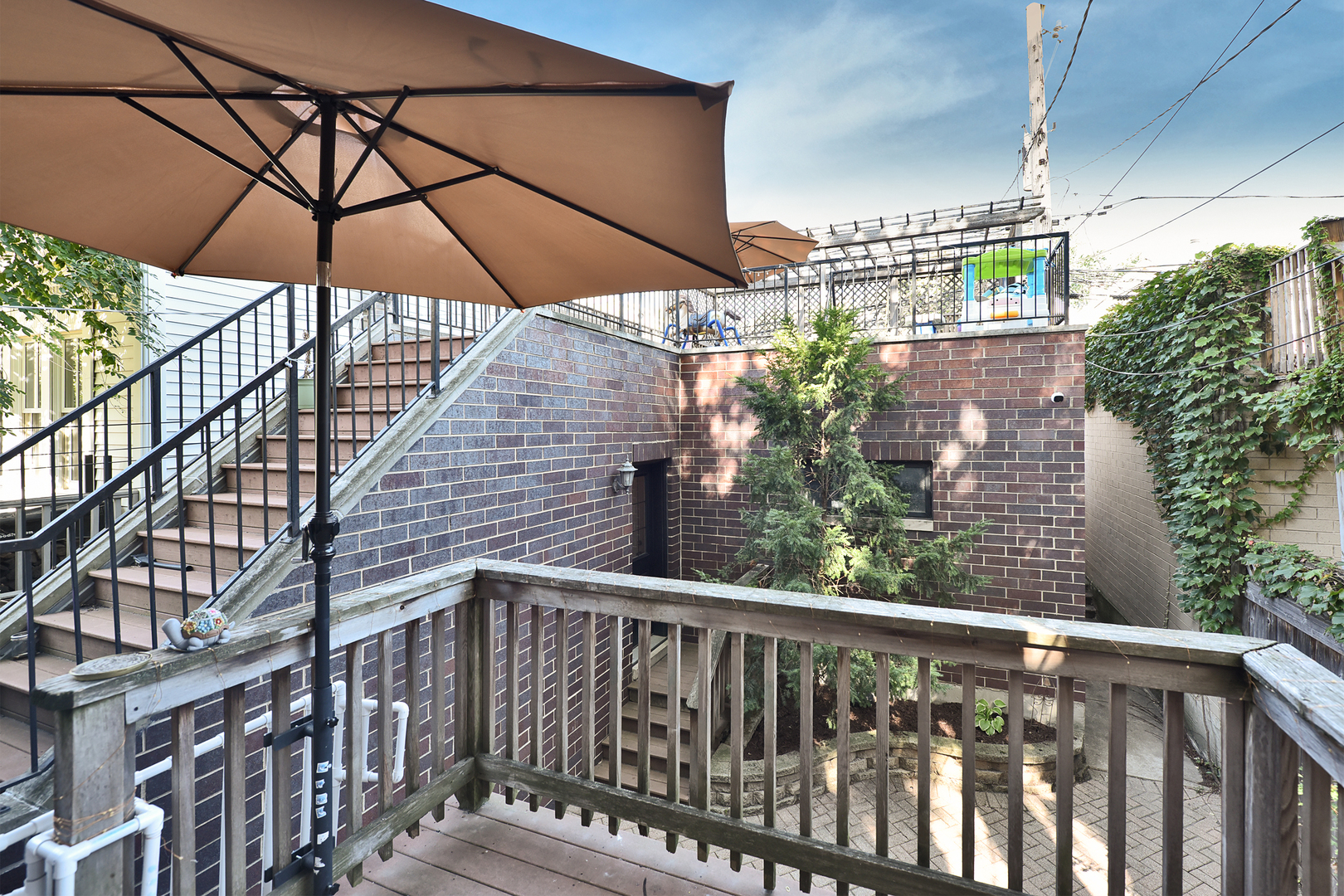 Chicago, Illinois, 60657, United States, 5 Bedrooms Bedrooms, ,4 BathroomsBathrooms,Residential,For Sale,1974505