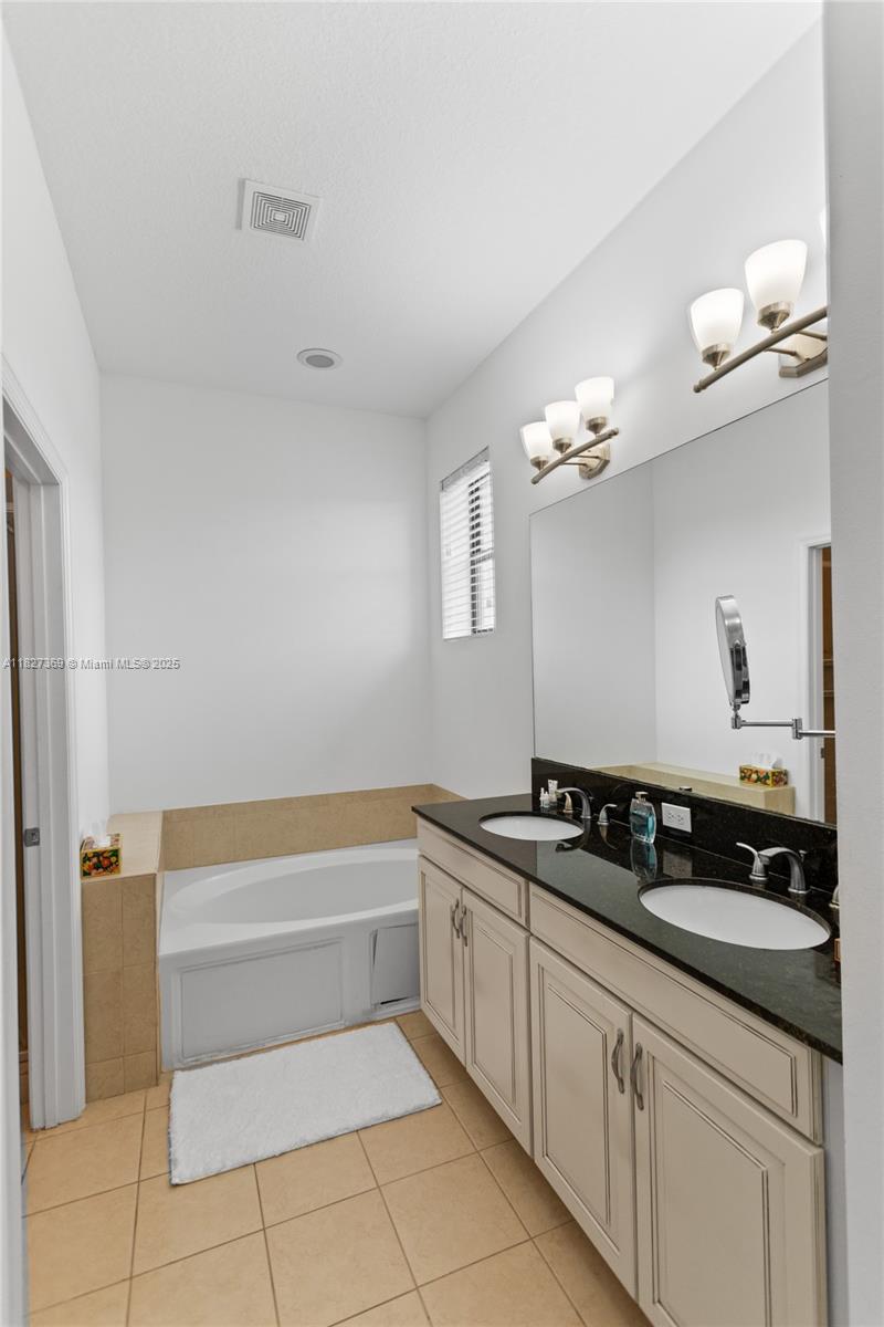 Miami, Florida, 33179, United States, 3 Bedrooms Bedrooms, ,3 BathroomsBathrooms,Residential,For Sale,1868662
