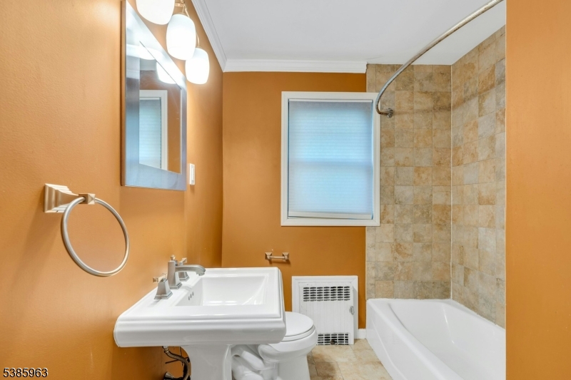 Livingston Twp., New Jersey, 07039, United States, 2 Bedrooms Bedrooms, ,2 BathroomsBathrooms,Residential,For Sale,1951171
