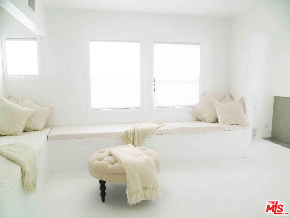 Venice, California, 90291, United States, 2 Bedrooms Bedrooms, ,2 BathroomsBathrooms,Residential,For Sale,1993237