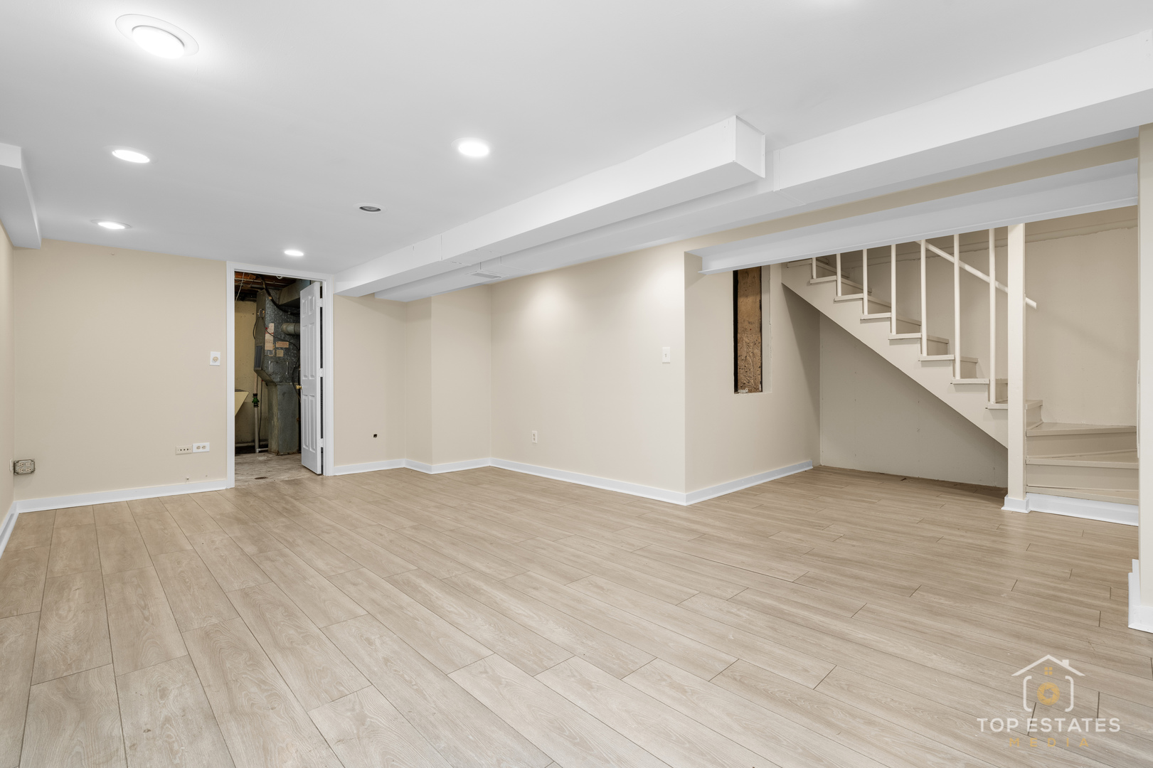 Palatine, Illinois, 60067, United States, 4 Bedrooms Bedrooms, ,3 BathroomsBathrooms,Residential,For Sale,1967917