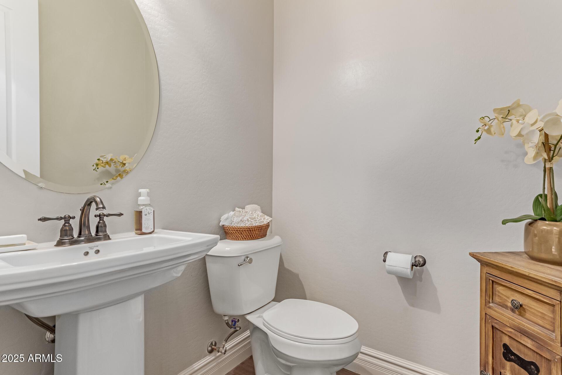 Phoenix, Arizona, 85050, United States, 5 Bedrooms Bedrooms, ,4 BathroomsBathrooms,Residential,For Sale,1980478