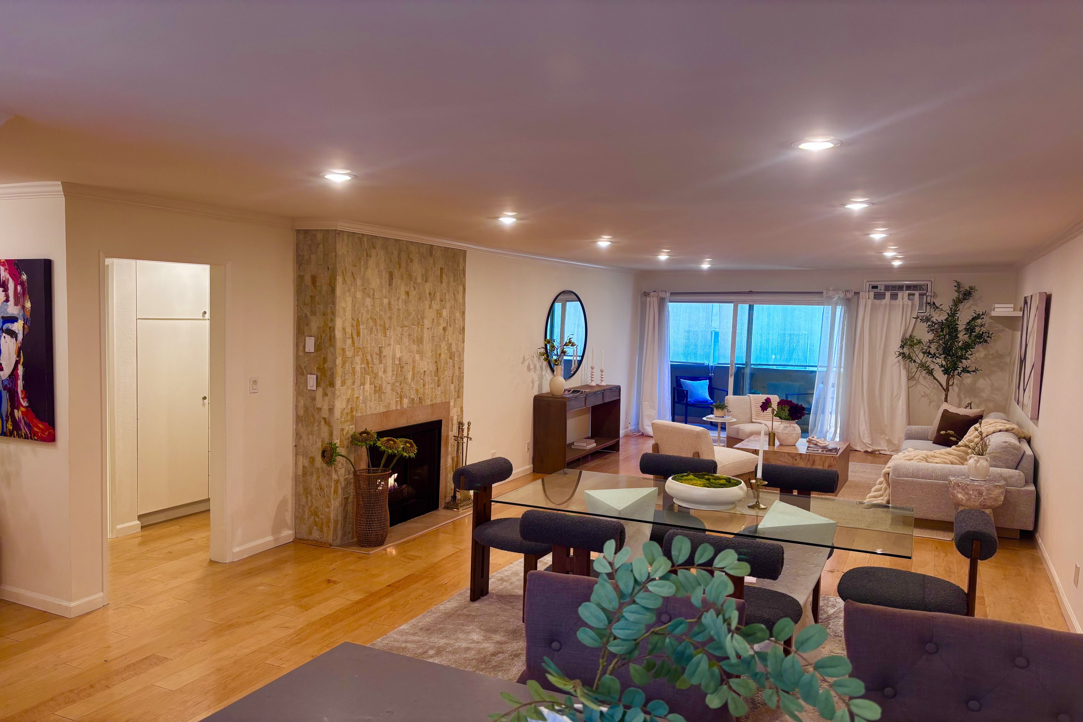  2320 S Bentley Ave - 物件實景