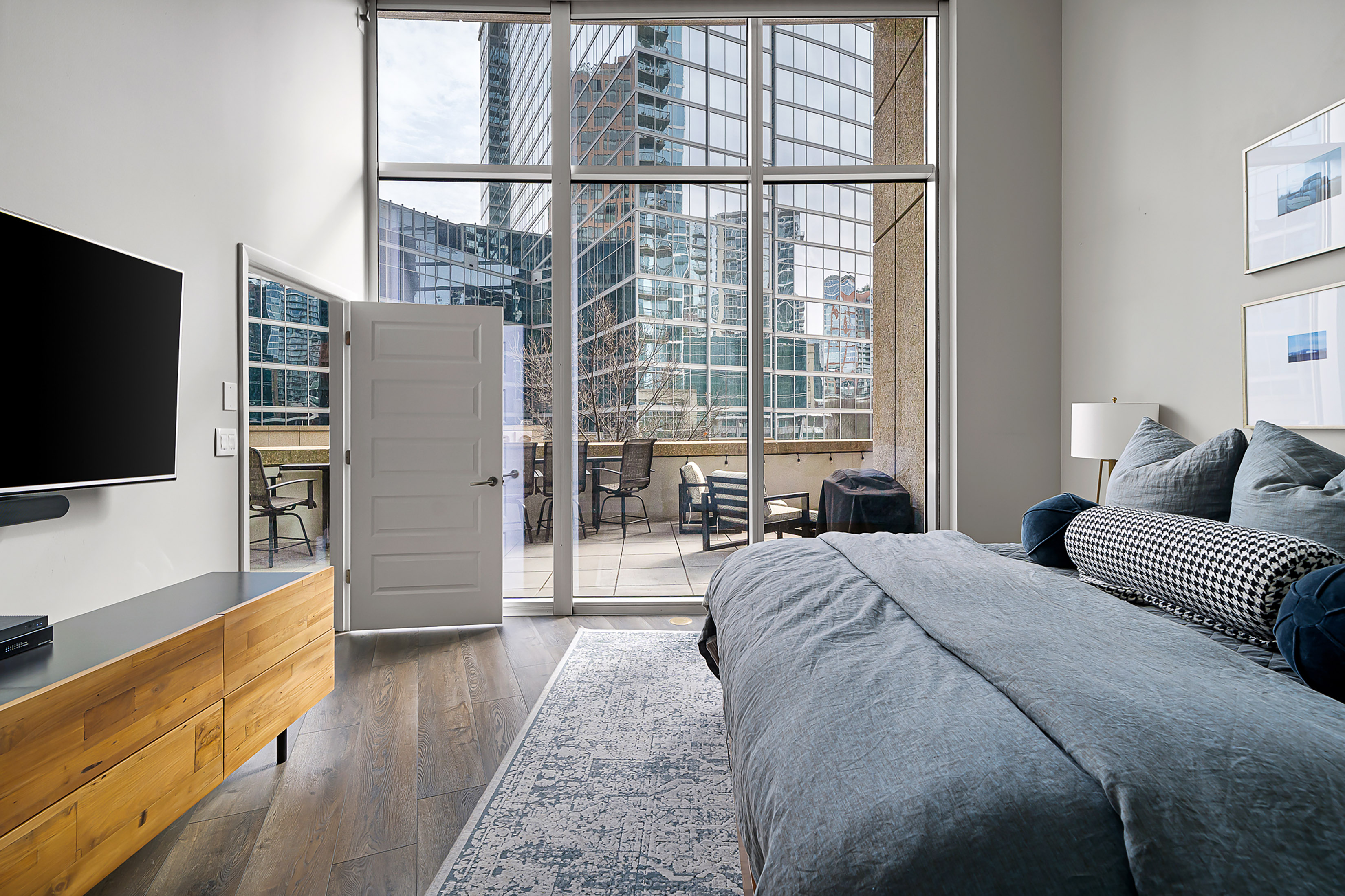  Exceptional Two Bedroom Residence at the Iconic 1010 Midtown - 物件實景