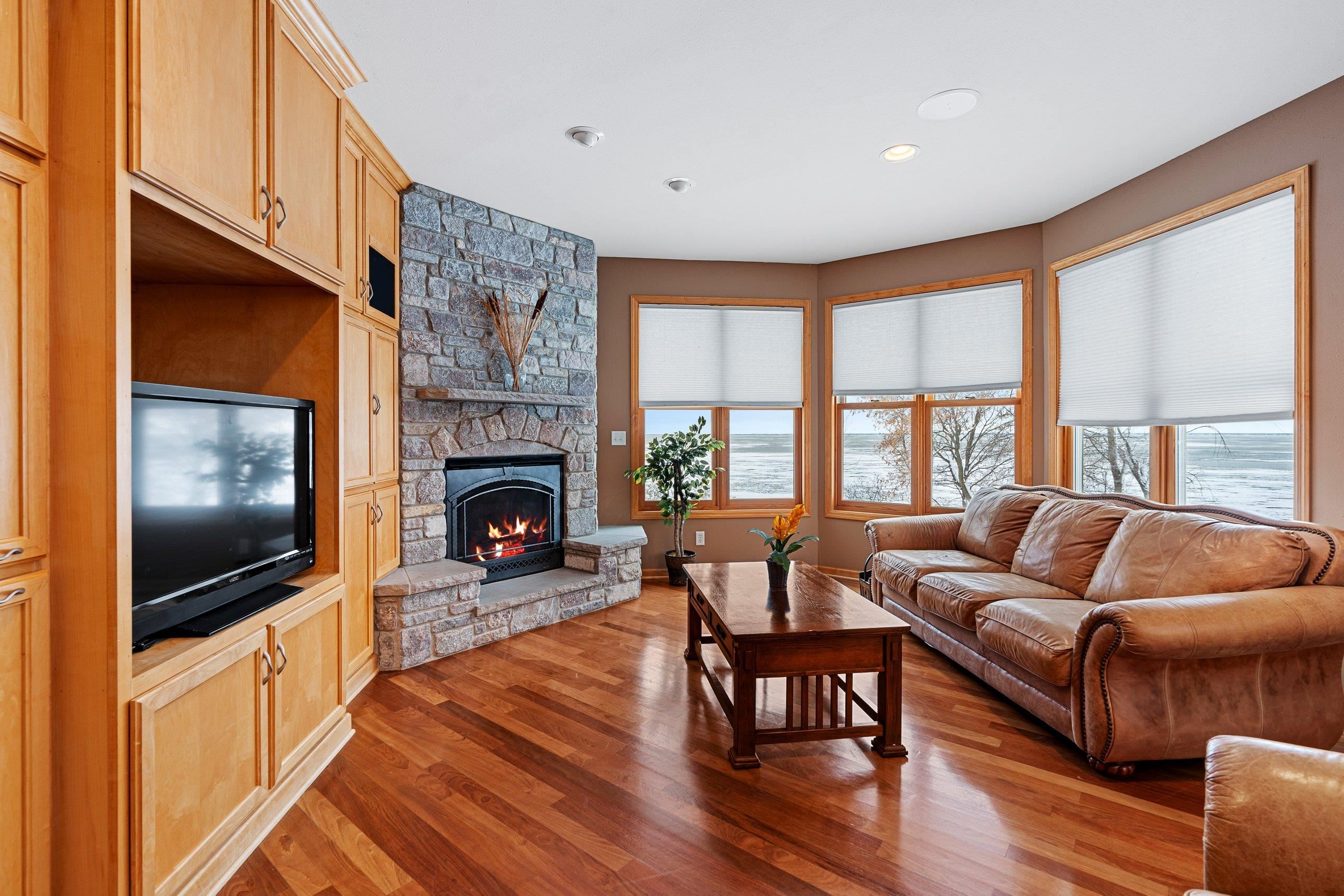 CHILTON, Wisconsin, 53014, United States, 5 Bedrooms Bedrooms, ,6 BathroomsBathrooms,Residential,For Sale,1927210