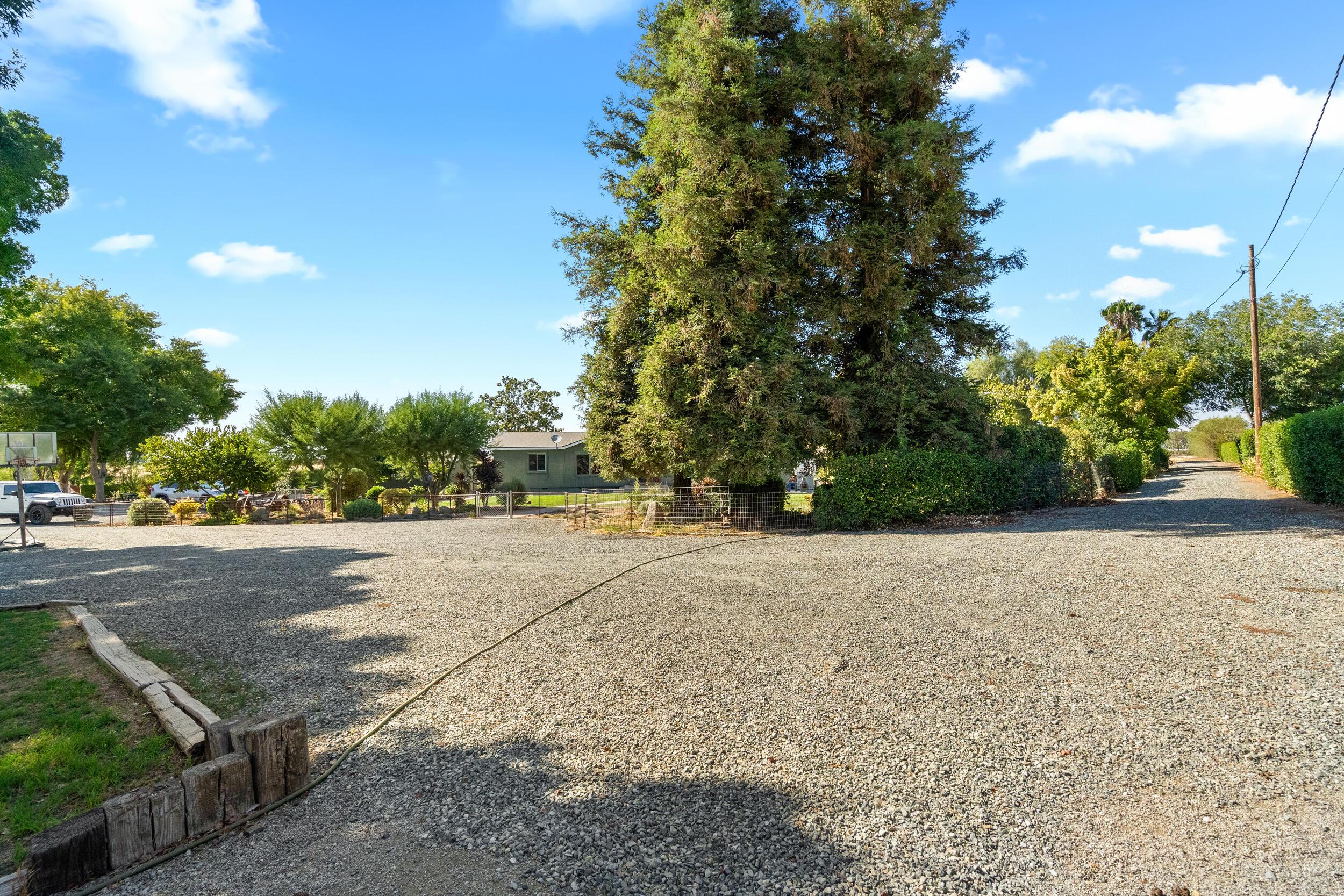 Terra Bella, California, 93270, United States, 3 Bedrooms Bedrooms, ,2 BathroomsBathrooms,Residential,For Sale,1981595