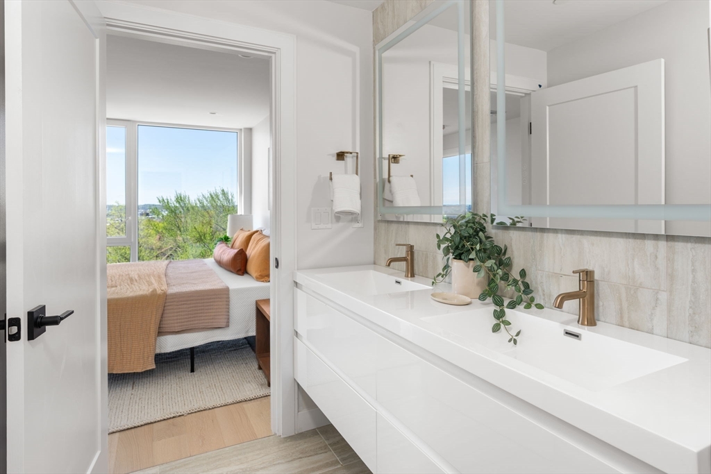 Somerville, Massachusetts, 02143, United States, 3 Bedrooms Bedrooms, ,3 BathroomsBathrooms,Residential,For Sale,1891570