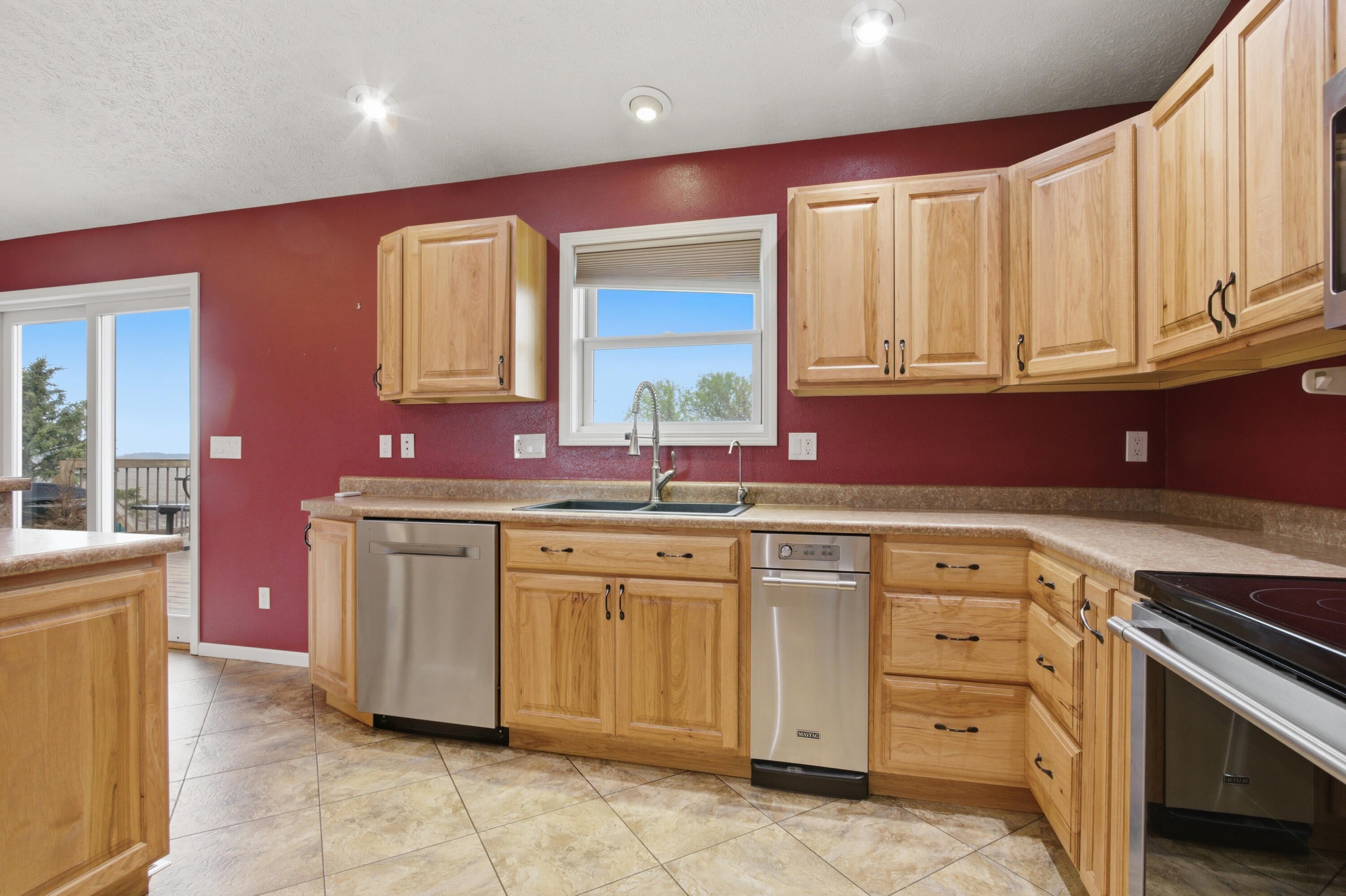 Selby, South Dakota, 57472, United States, 4 Bedrooms Bedrooms, ,Residential,For Sale,2049409