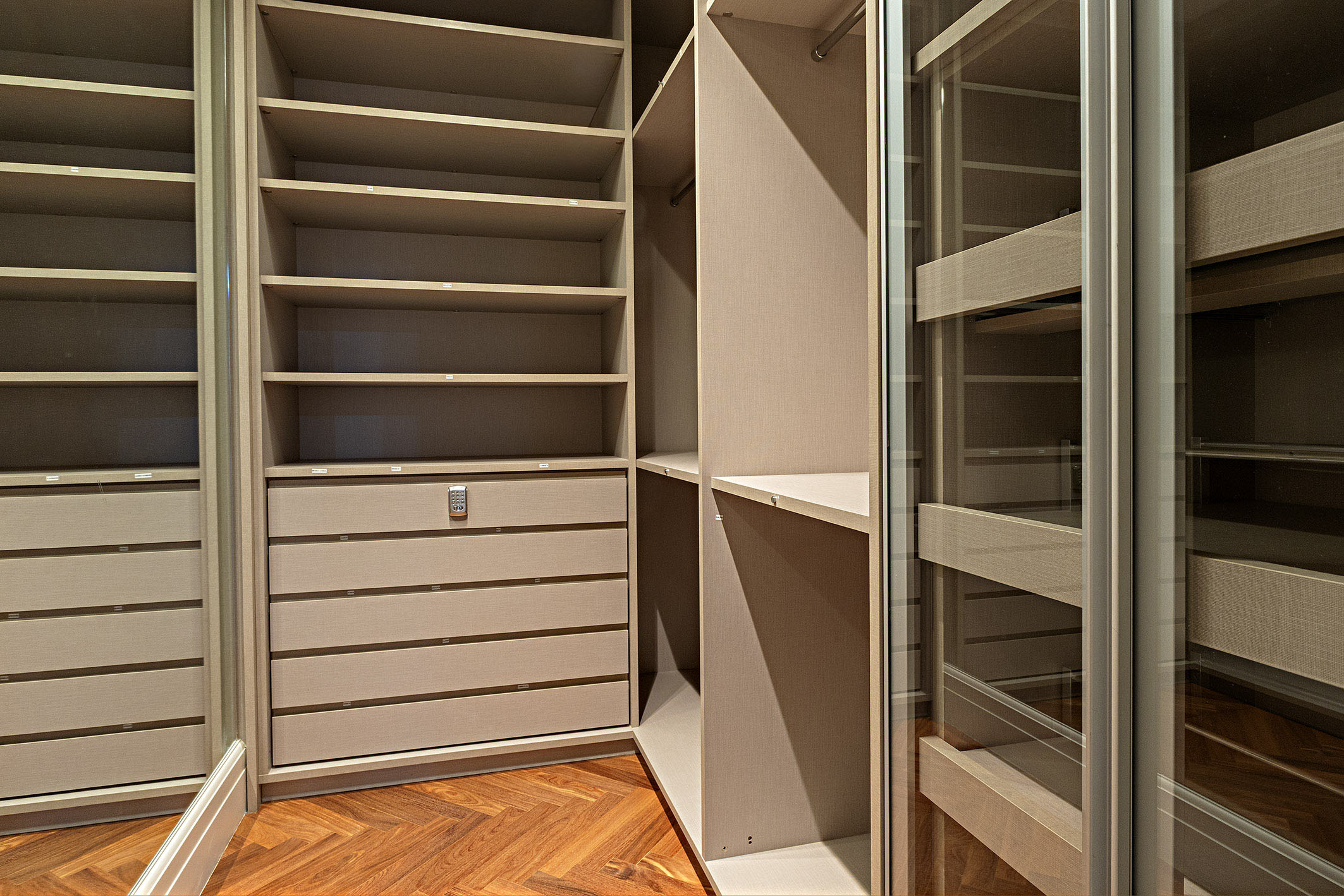  High-floor residence with four suites at Seridó condominium - 物件實景