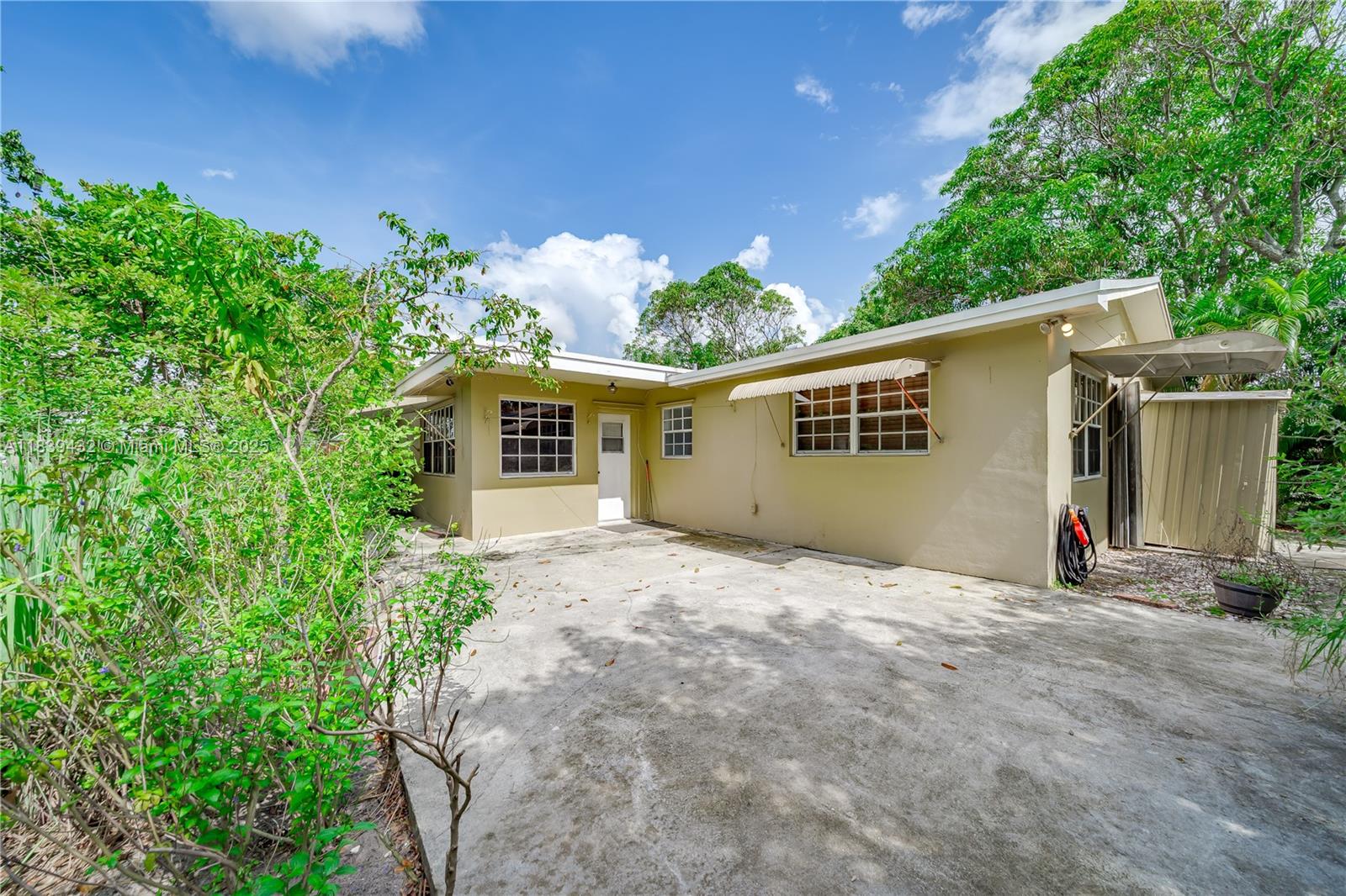 Hollywood, Florida, 33024, United States, 3 Bedrooms Bedrooms, ,2 BathroomsBathrooms,Residential,For Sale,1892932