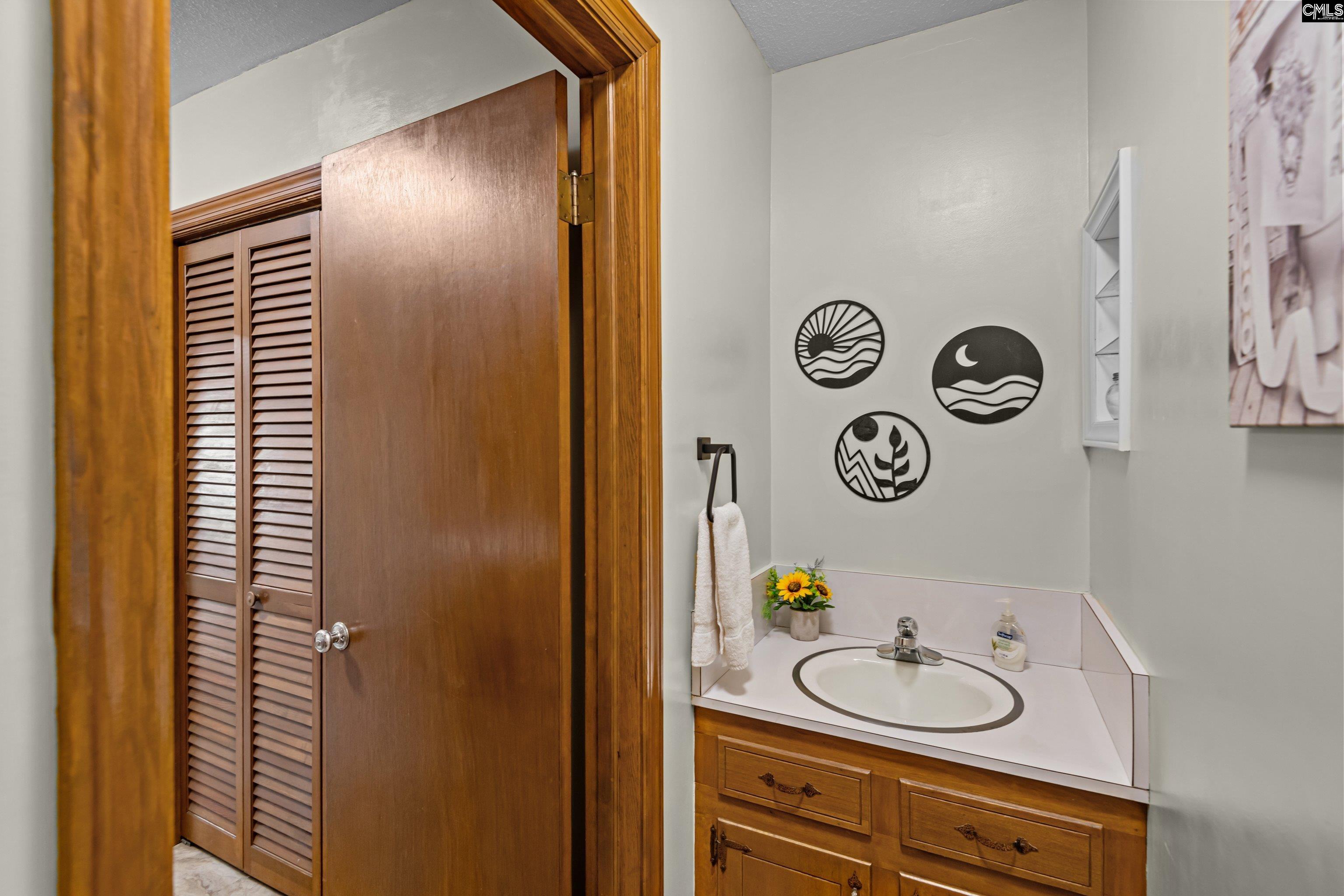 Kershaw, South Carolina, 29020, United States, 3 Bedrooms Bedrooms, ,3 BathroomsBathrooms,Residential,For Sale,1990219