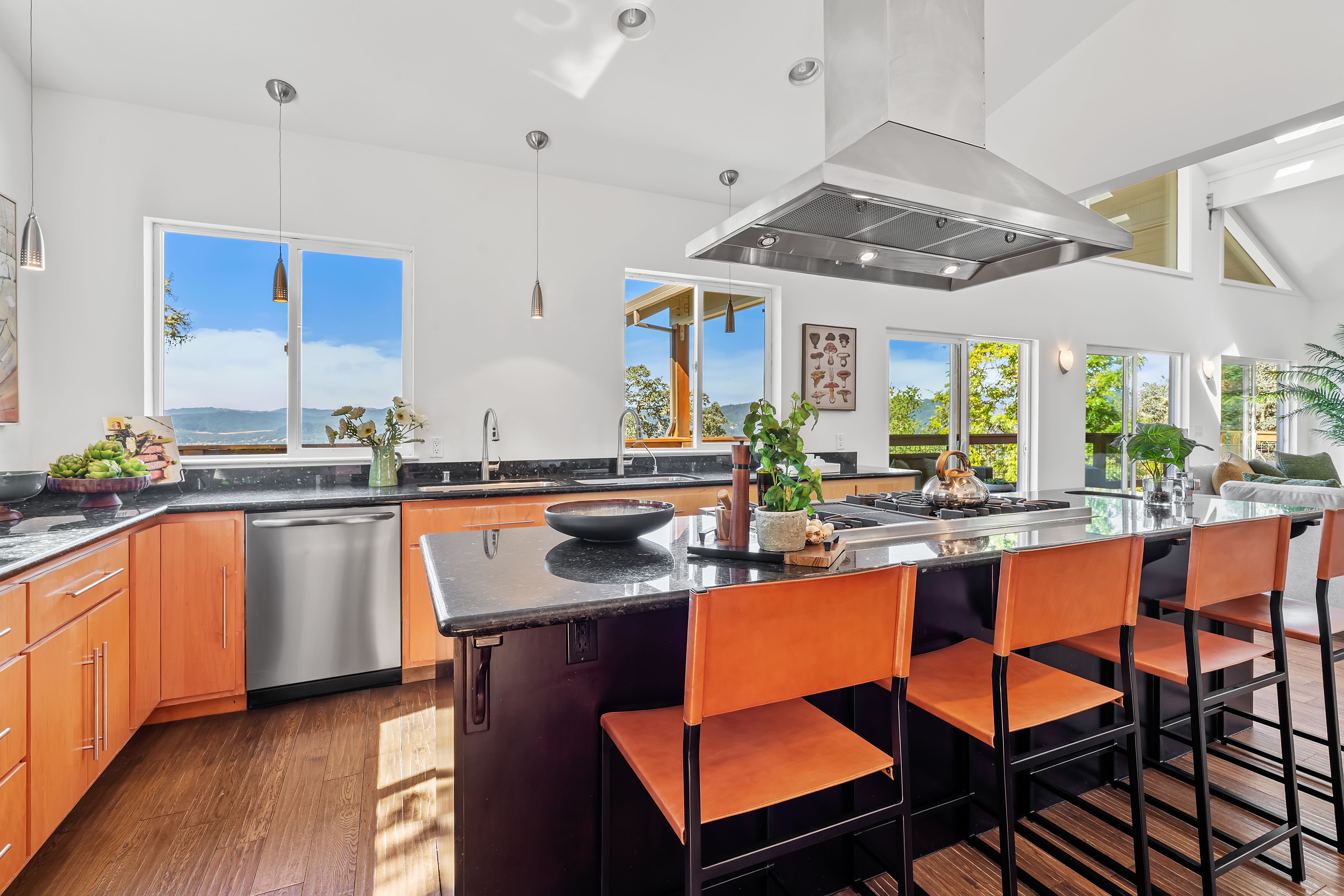  Exceptional Estate Perched On Over 11± Private Acres - 物件實景