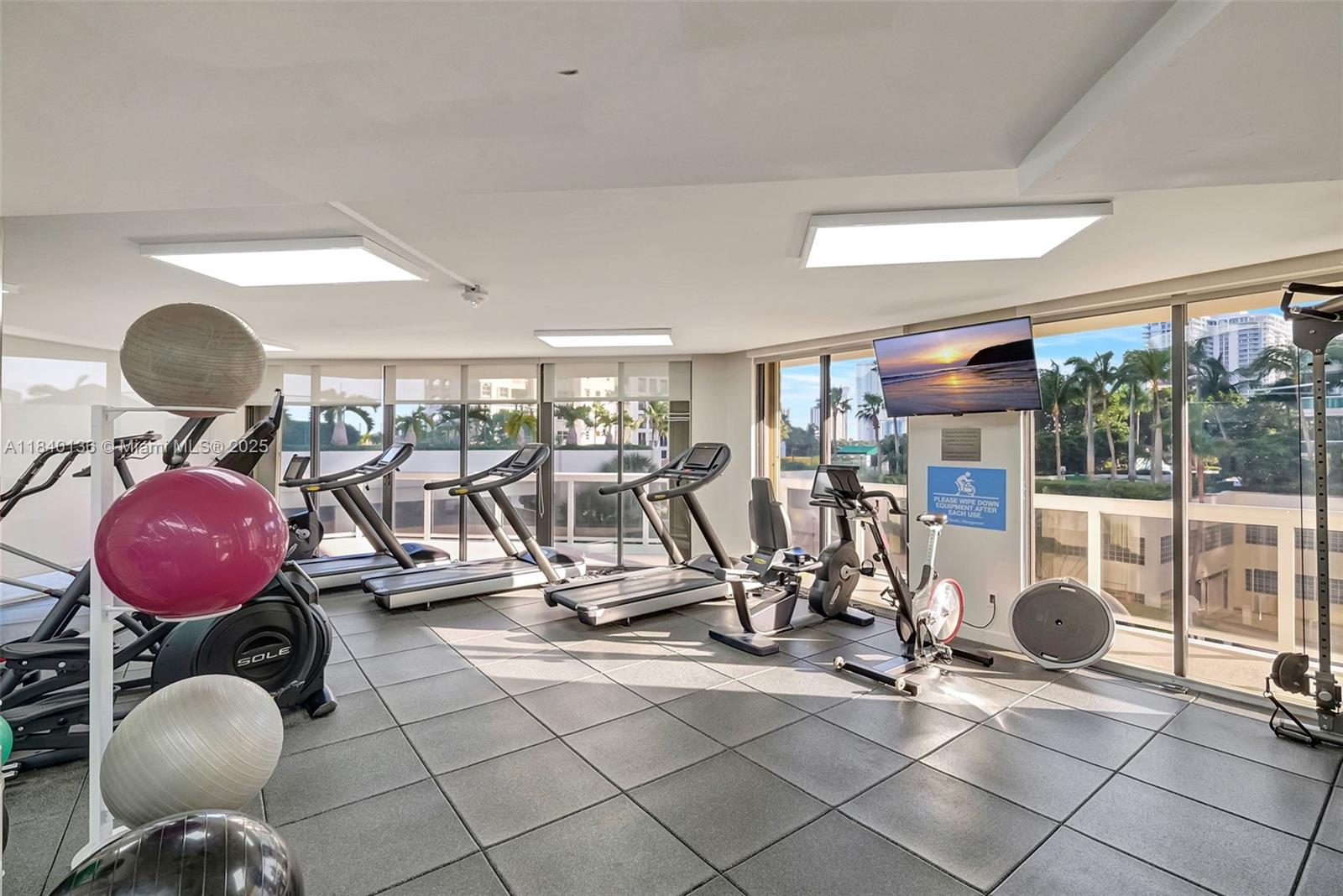 Aventura, Florida, 33180, United States, 2 Bedrooms Bedrooms, ,2 BathroomsBathrooms,Residential,For Sale,1898745