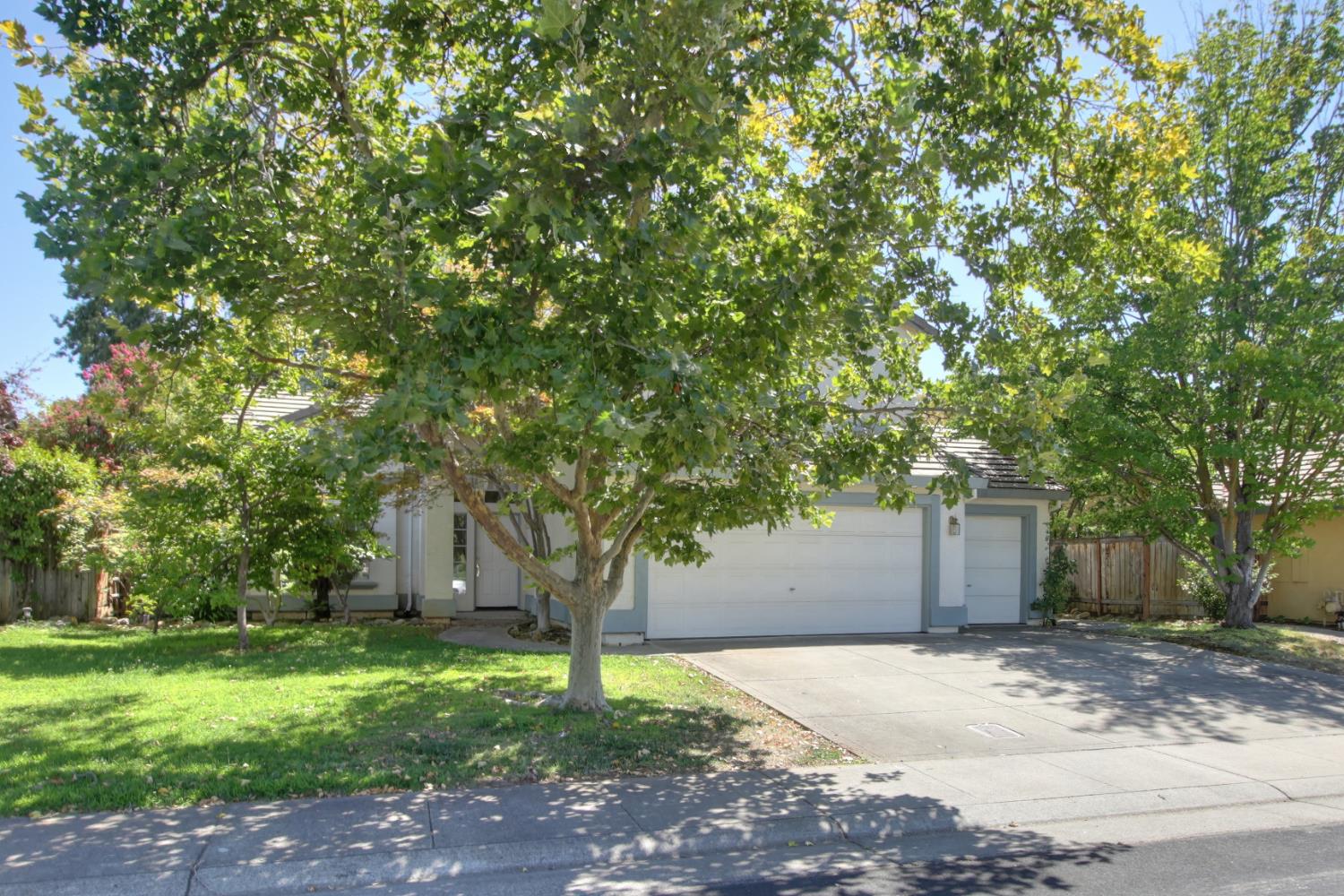 Folsom, California, 95630, United States, 4 Bedrooms Bedrooms, ,3 BathroomsBathrooms,Residential,For Sale,1926196