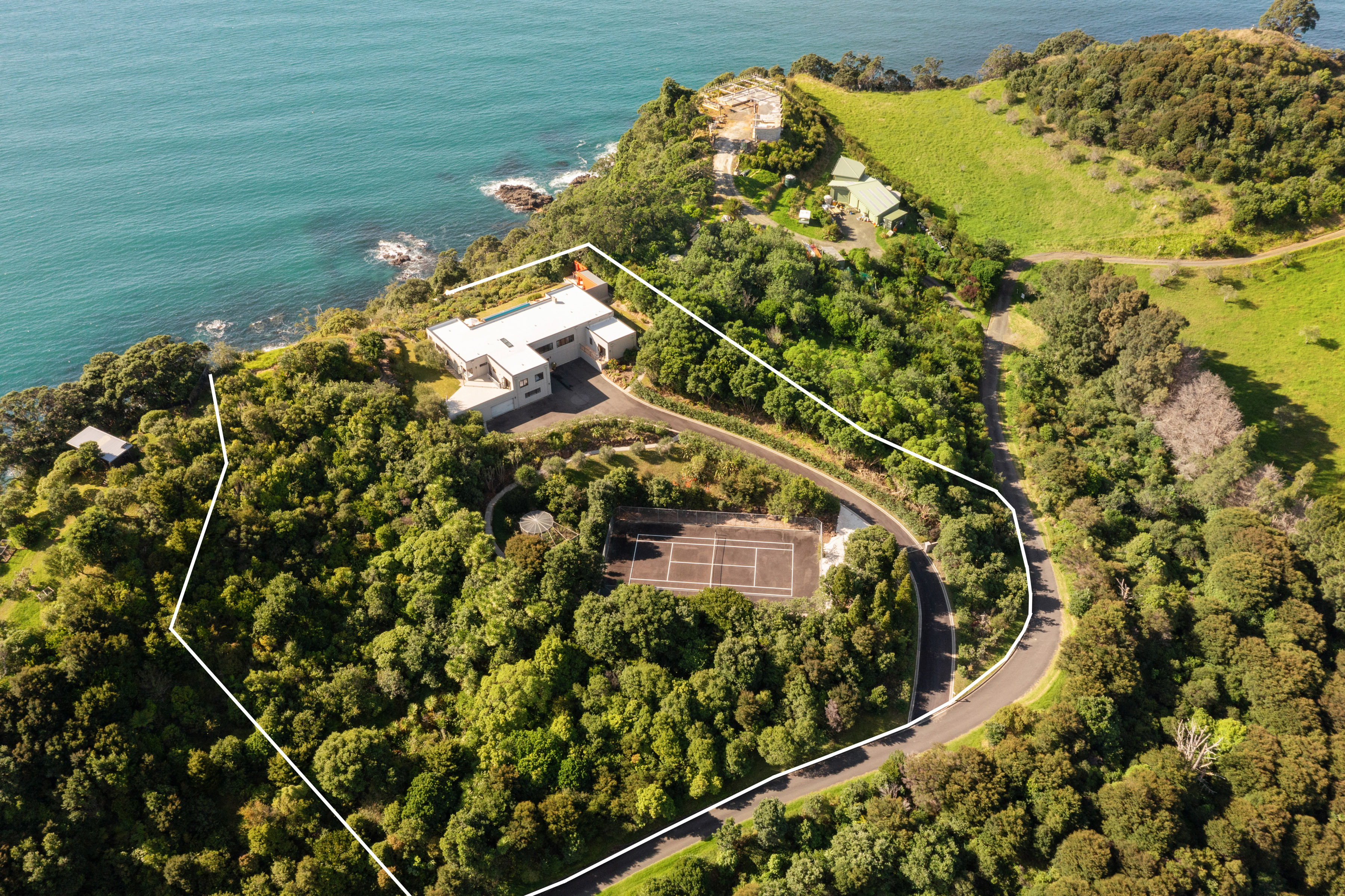  Private Coastal Estate with Panoramic Ocean Views - 物件實景