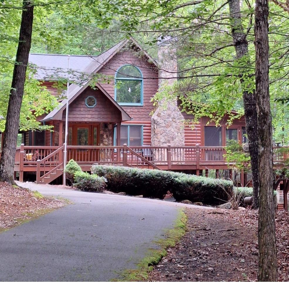 Morganton, Georgia, 30560, United States, 3 Bedrooms Bedrooms, ,3 BathroomsBathrooms,Residential,For Sale,1858893