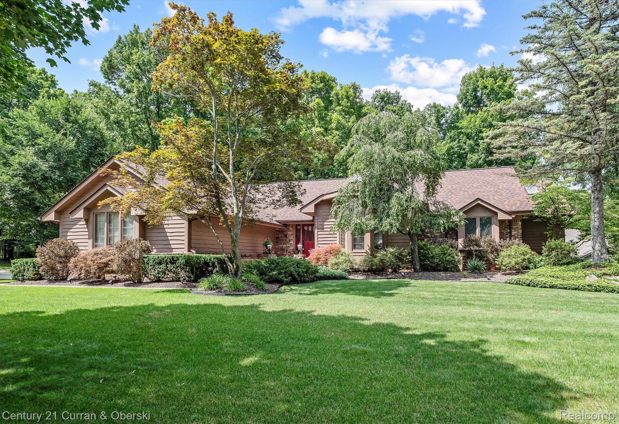 Northville, Michigan, 48167, United States, 4 Bedrooms Bedrooms, ,4 BathroomsBathrooms,Residential,For Sale,1923086