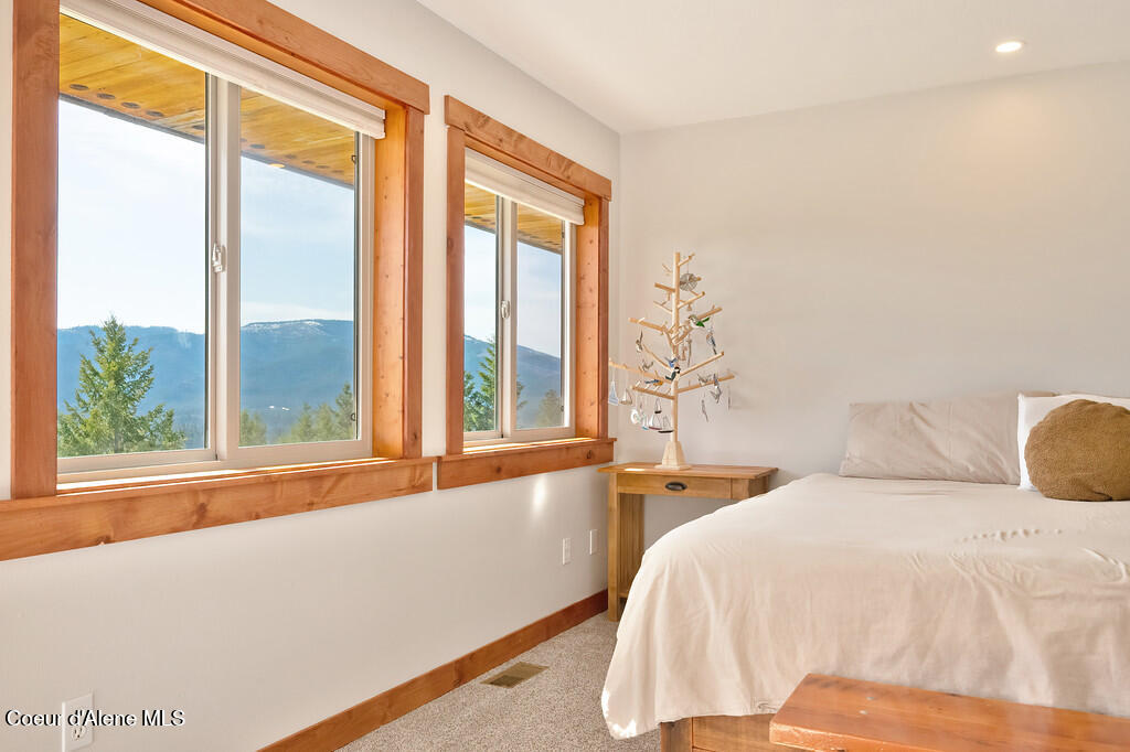 Priest River, Idaho, 83856, United States, 5 Bedrooms Bedrooms, ,4 BathroomsBathrooms,Residential,For Sale,1770577