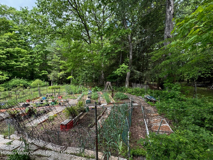 Saugerties, New York, 12477, United States, 5 Bedrooms Bedrooms, ,3 BathroomsBathrooms,Residential,For Sale,1984014