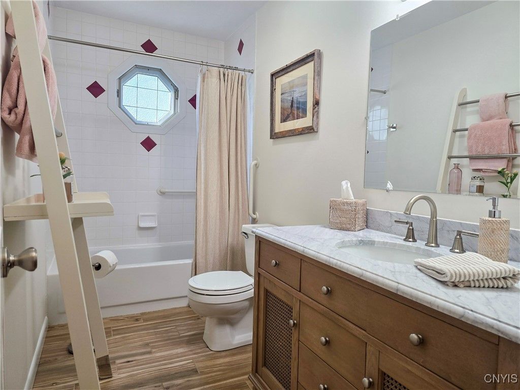 Sylvan Beach, New York, 13157, United States, 4 Bedrooms Bedrooms, ,2 BathroomsBathrooms,Residential,For Sale,1962557