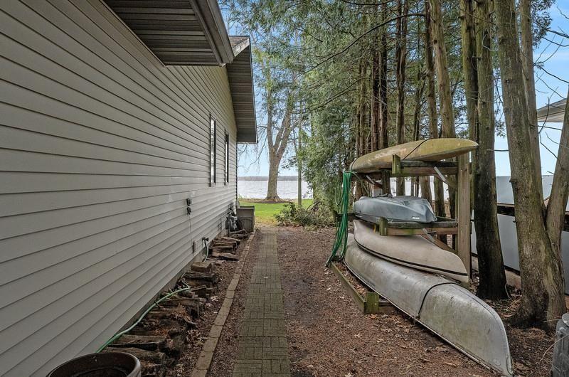 SHAWANO, Wisconsin, 54166, United States, 3 Bedrooms Bedrooms, ,2 BathroomsBathrooms,Residential,For Sale,1792978