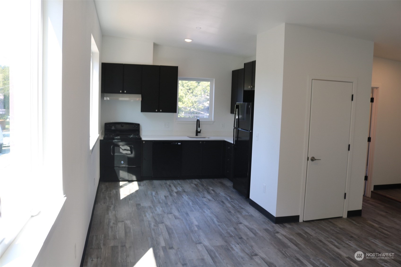 Seattle, Washington, 98108, United States, ,Residential,For Sale,1824067