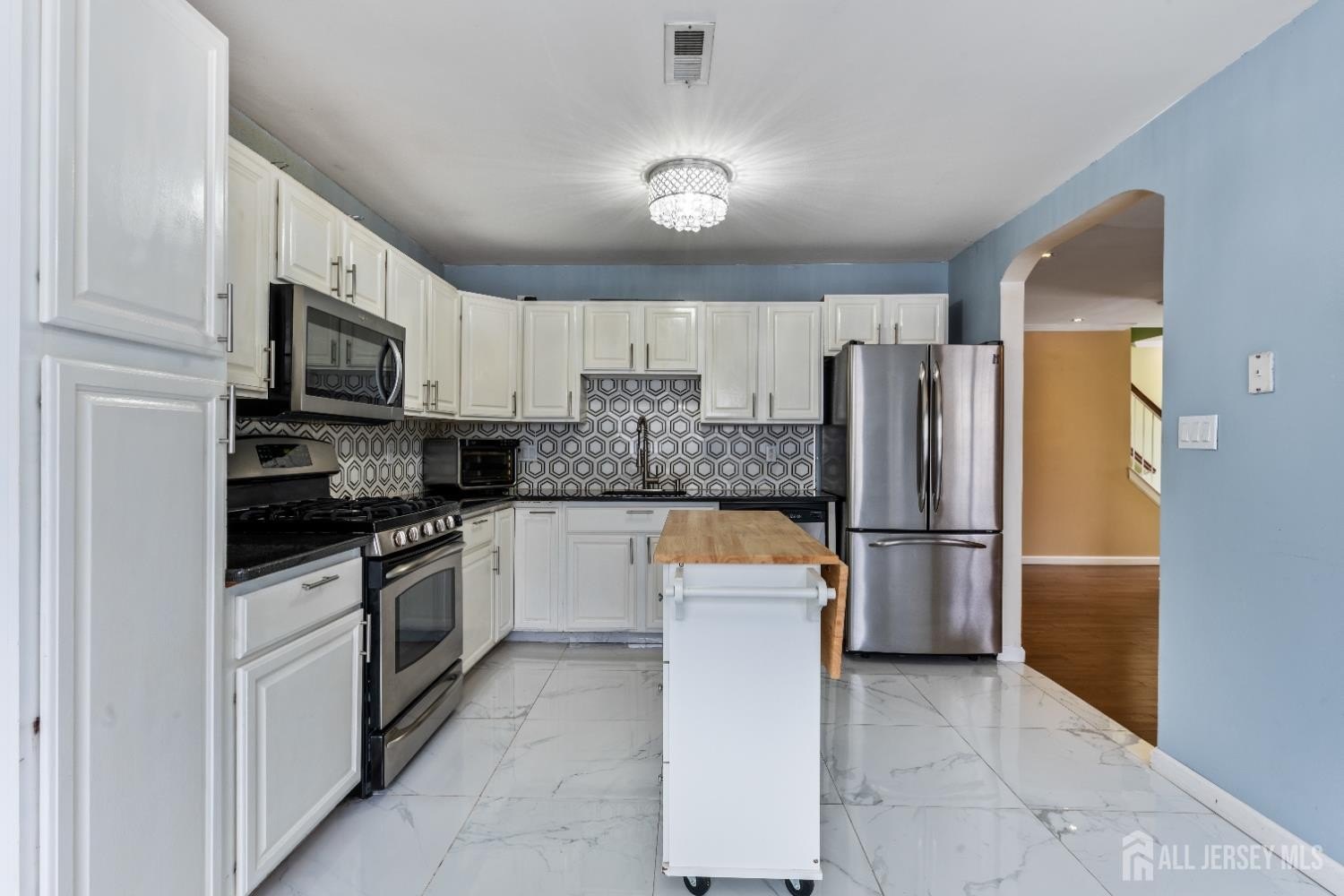 Edison, New Jersey, 08820, United States, 3 Bedrooms Bedrooms, ,3 BathroomsBathrooms,Residential,For Sale,2005666