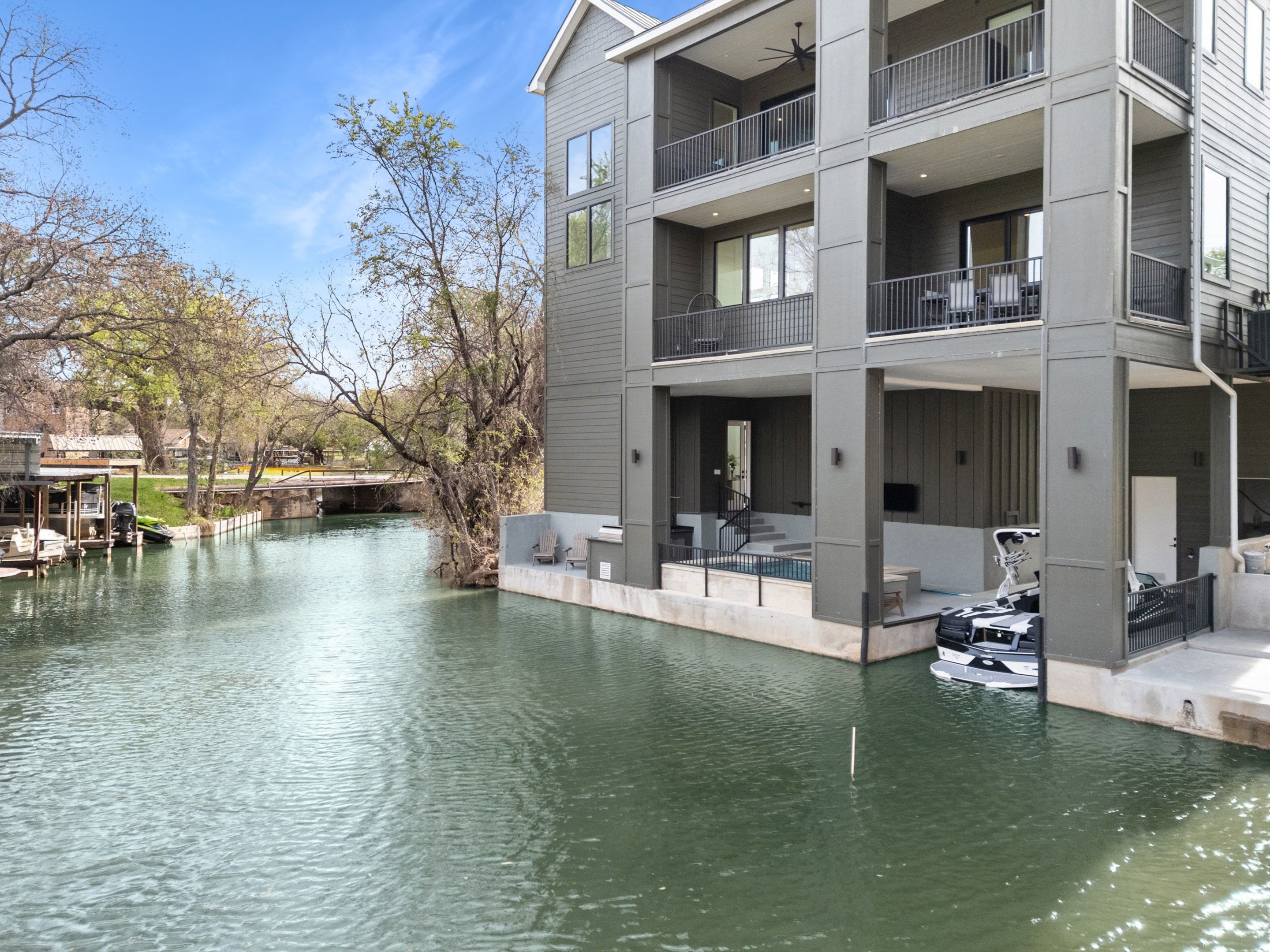  Luxury Value 2023 build on Lake LBJ - 物件實景