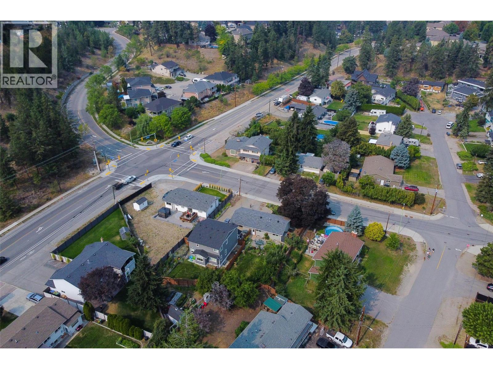 KELOWNA, British Columbia, V1V 1E2, CA, 4 Bedrooms Bedrooms, ,3 BathroomsBathrooms,Residential,For Sale,1961625