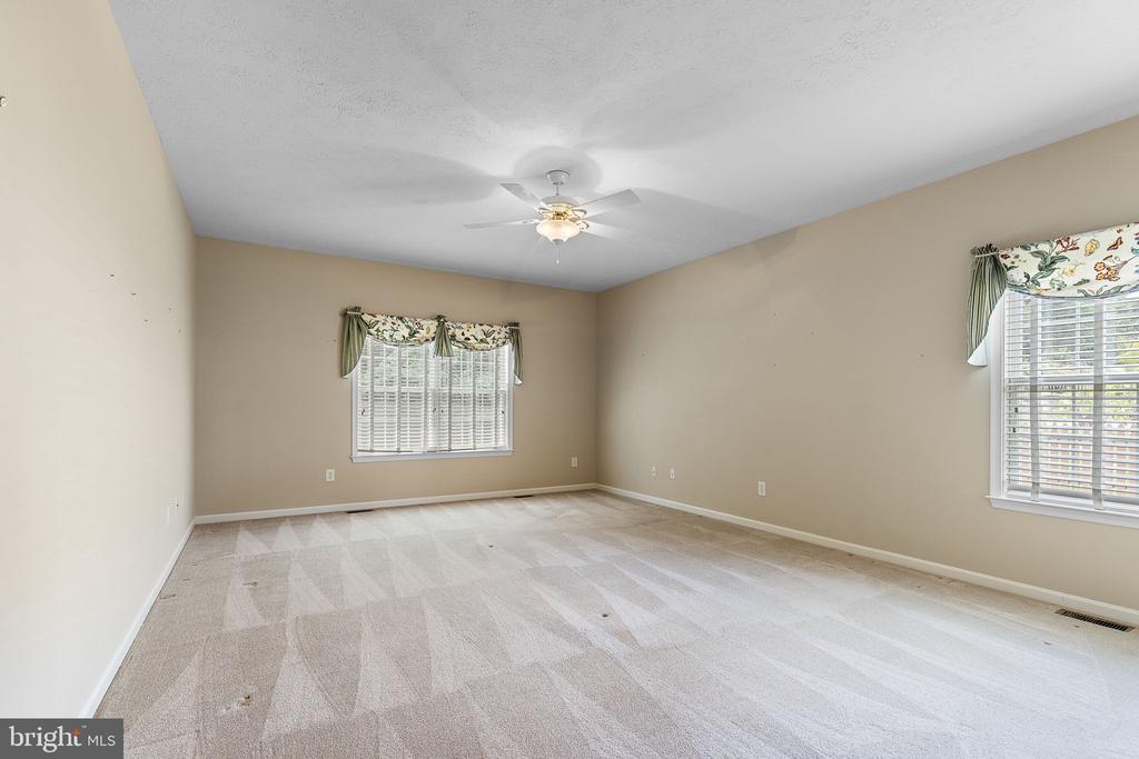 Fredericksburg, Virginia, 22401, United States, 5 Bedrooms Bedrooms, ,3 BathroomsBathrooms,Residential,For Sale,1920807