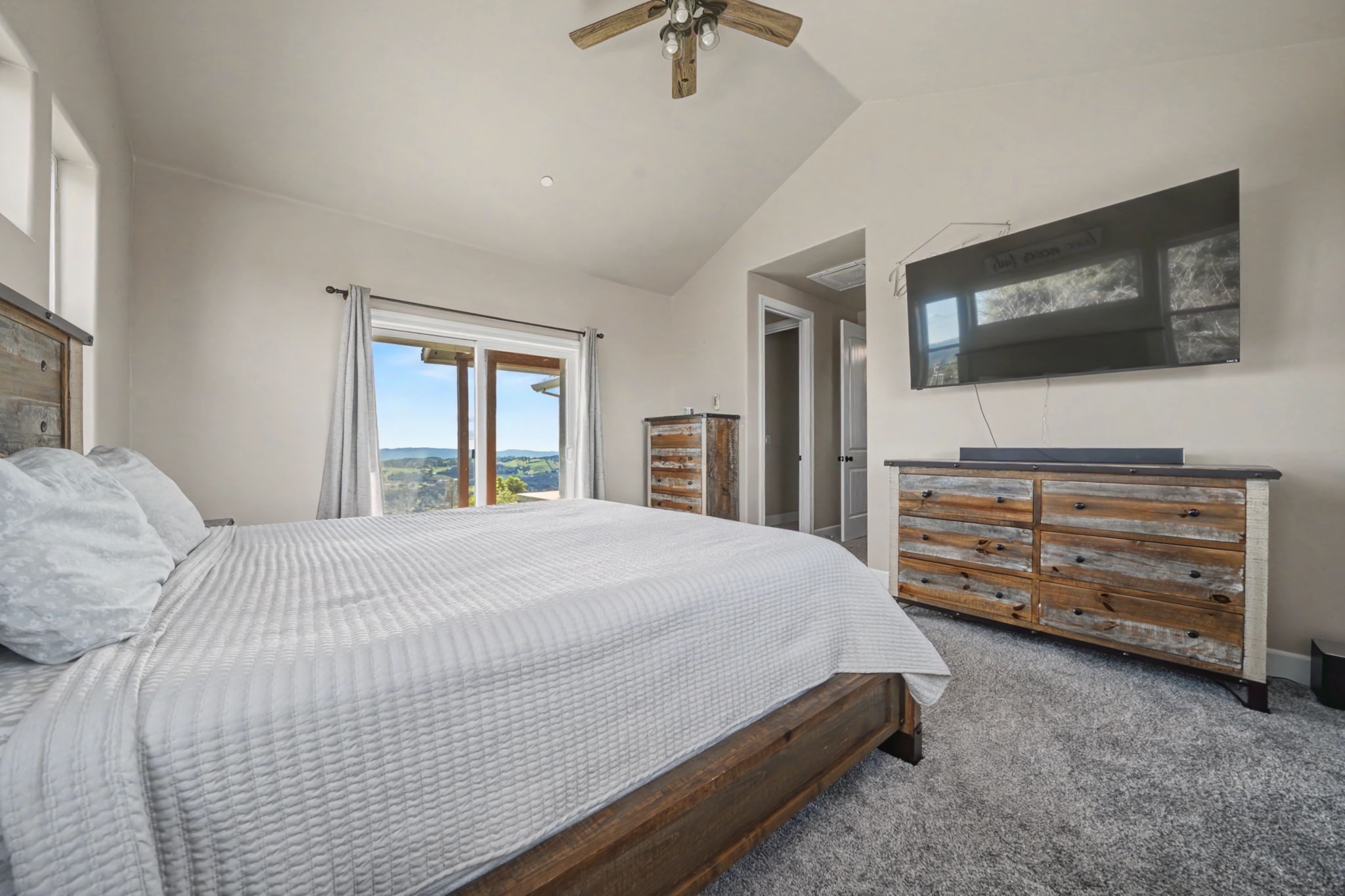  9515 Ham Luddy Road, Mountain Ranch, CA 95246 - 物件實景